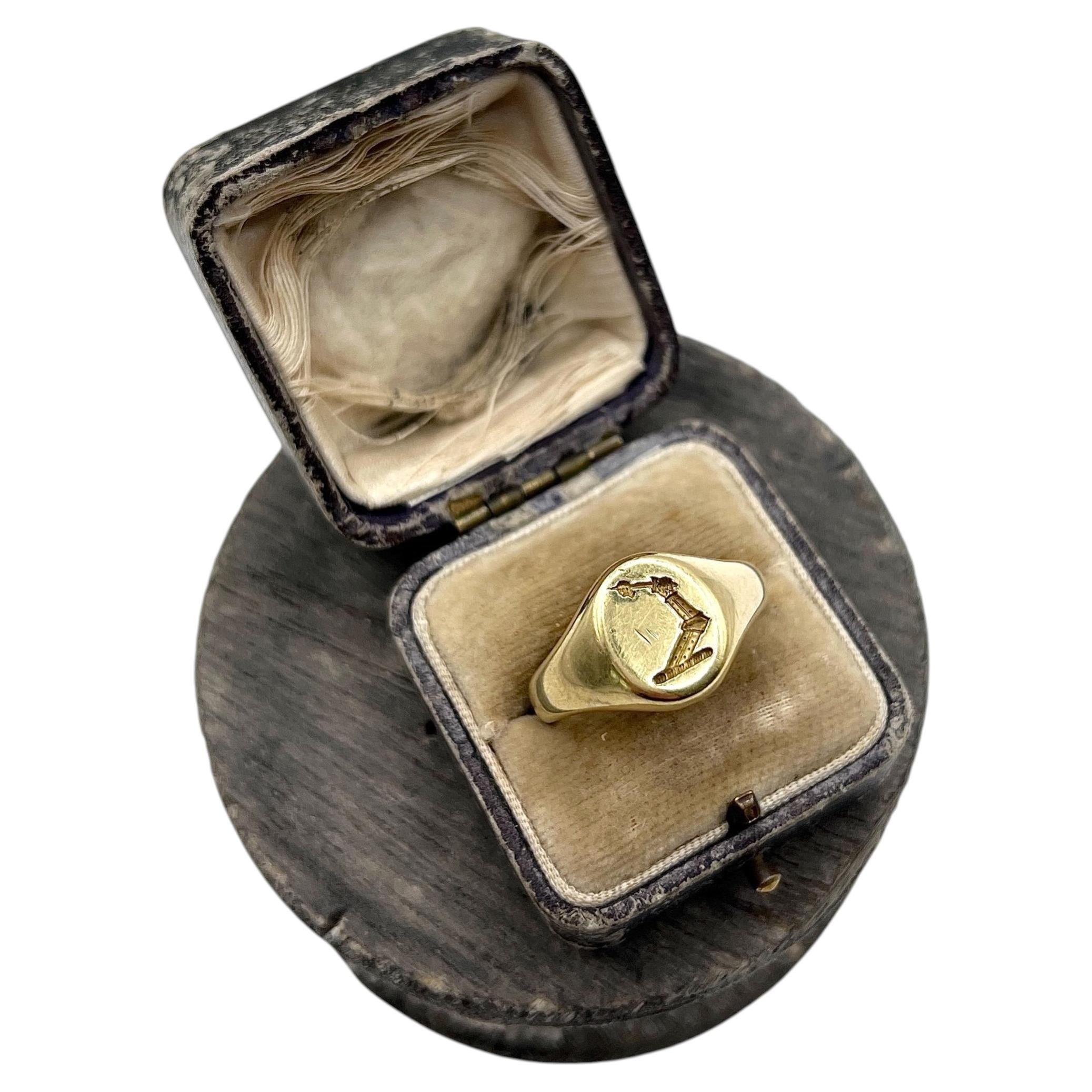 Anello con sigillo vintage in oro giallo 18 carati, con stemma araldico a guanto
