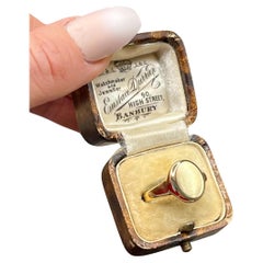 Vintage 18ct Yellow Gold, Oval Shaped Signet Ring, Hallmarked Birmingham 1930 Antique 18ct Yellow Gold, Oval Shaped Signet Ring, Hallmarked Birmingham 1930