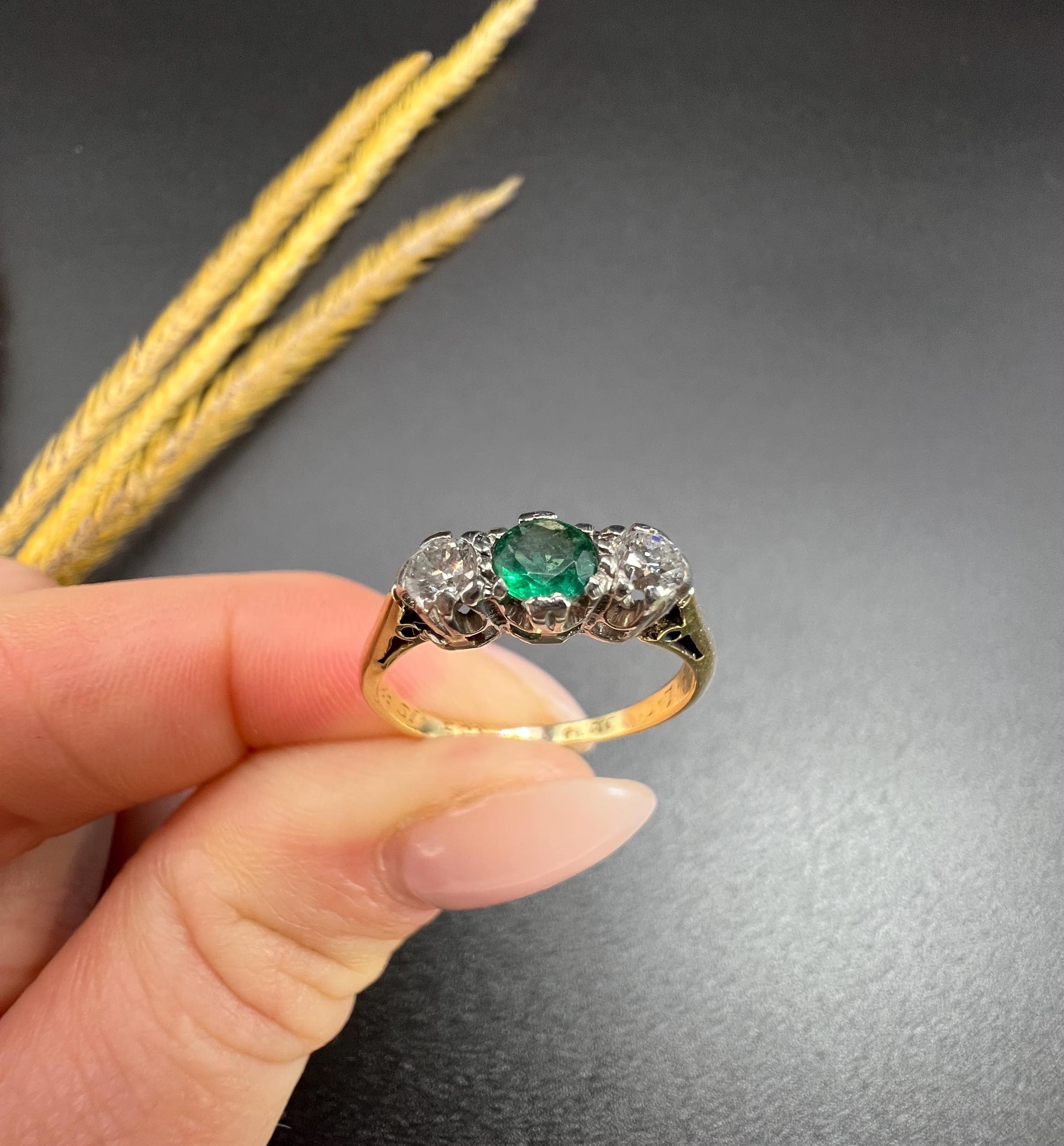 Vintage 18ct Yellow Gold & Platinum, 1950s 3 Stone Emerald and Diamond Ring For Sale 2
