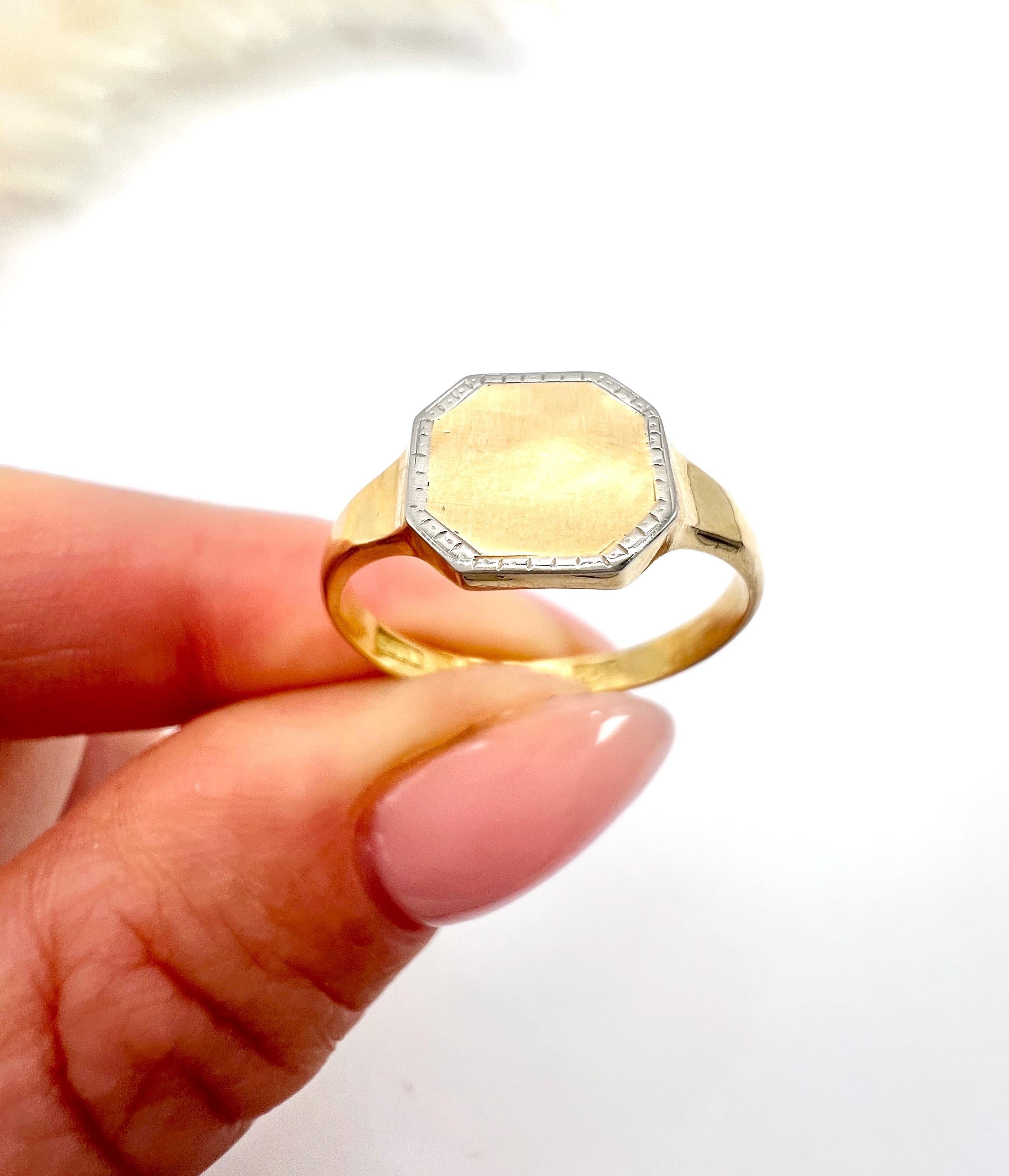 Anello ottagonale d'epoca in oro giallo 18 ct e platino con marchio Londra 1932 in vendita 2