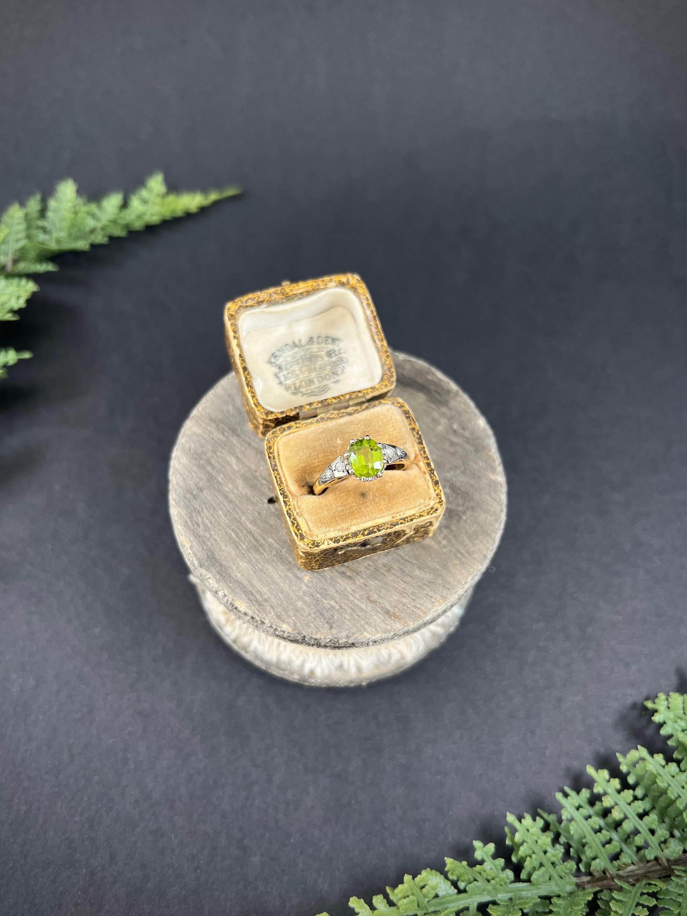 Vintage-Diamantring aus 18 Karat Gelbgold und Platin, gestempelt, 1940er Jahre Peridot im Angebot 5