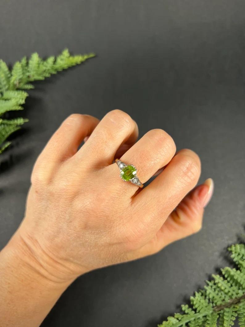 Vintage-Diamantring aus 18 Karat Gelbgold und Platin, gestempelt, 1940er Jahre Peridot im Angebot 6