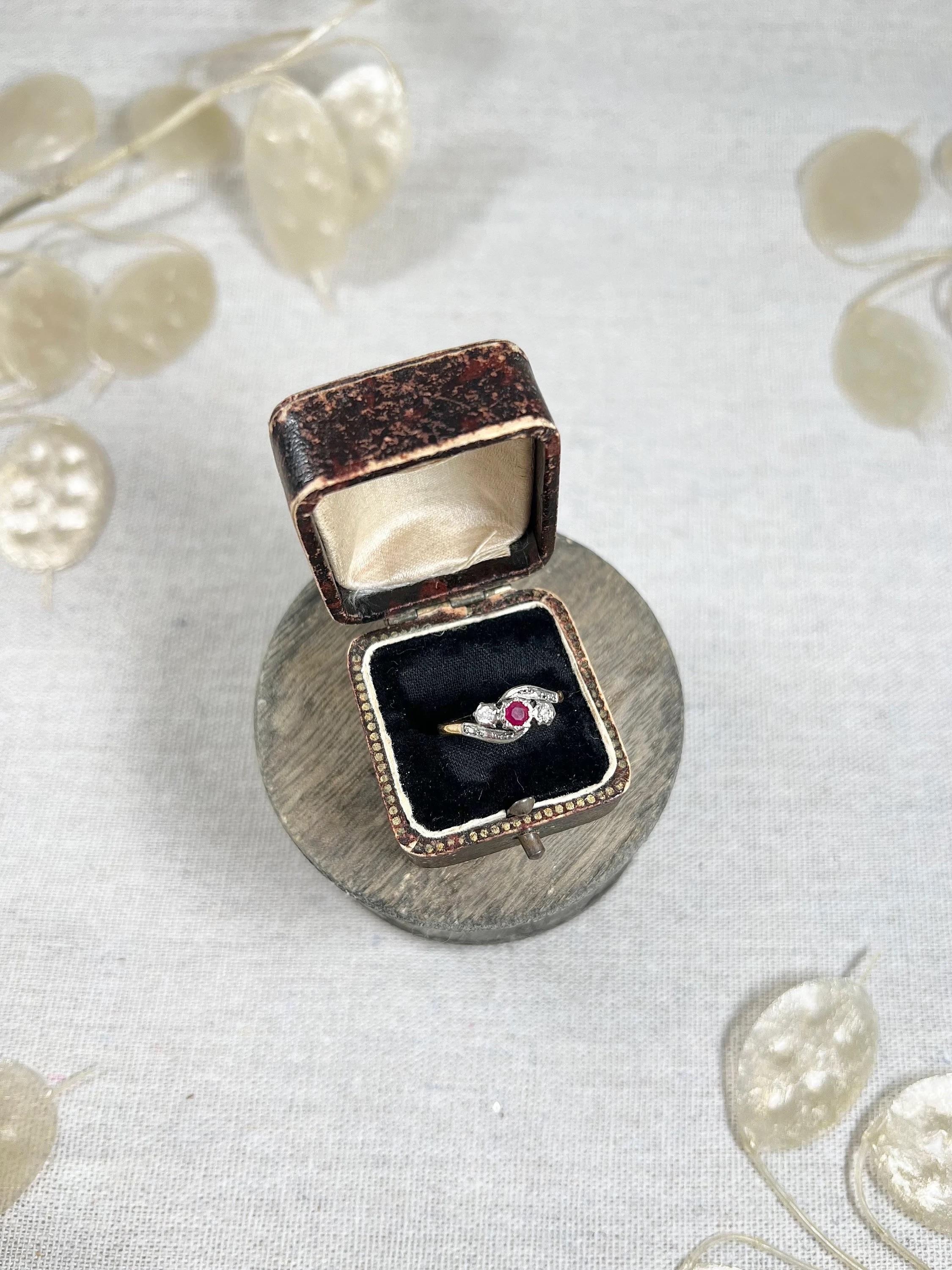 Vintage 18ct Yellow Gold & Platinum Stamped, 1940s Ruby Diamond Crossover Ring 6