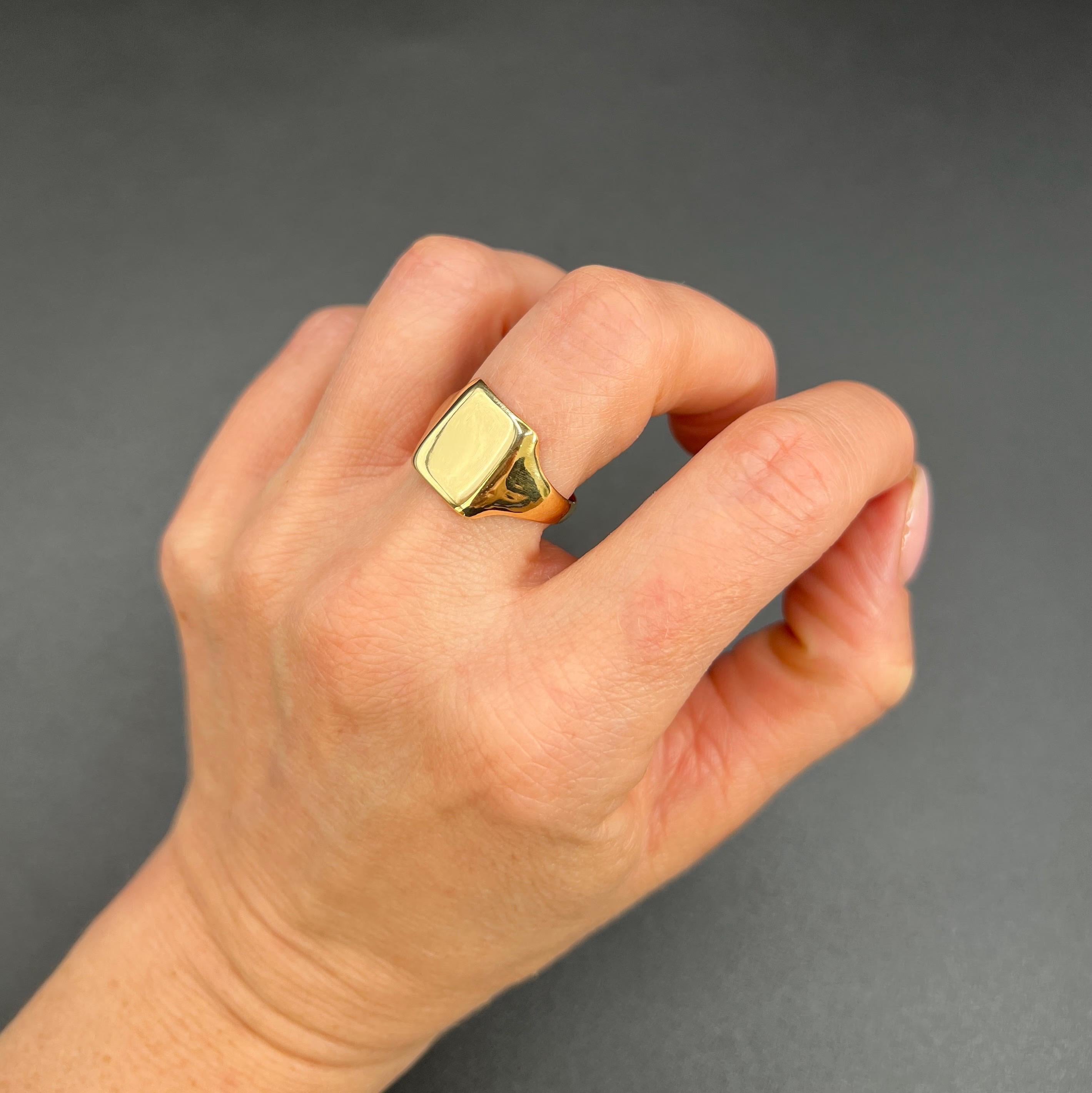 Anello rettangolare con sigillo d'epoca in oro giallo 18 ct, con marchio Birmingham 1928 In condizioni buone in vendita a Brighton, GB