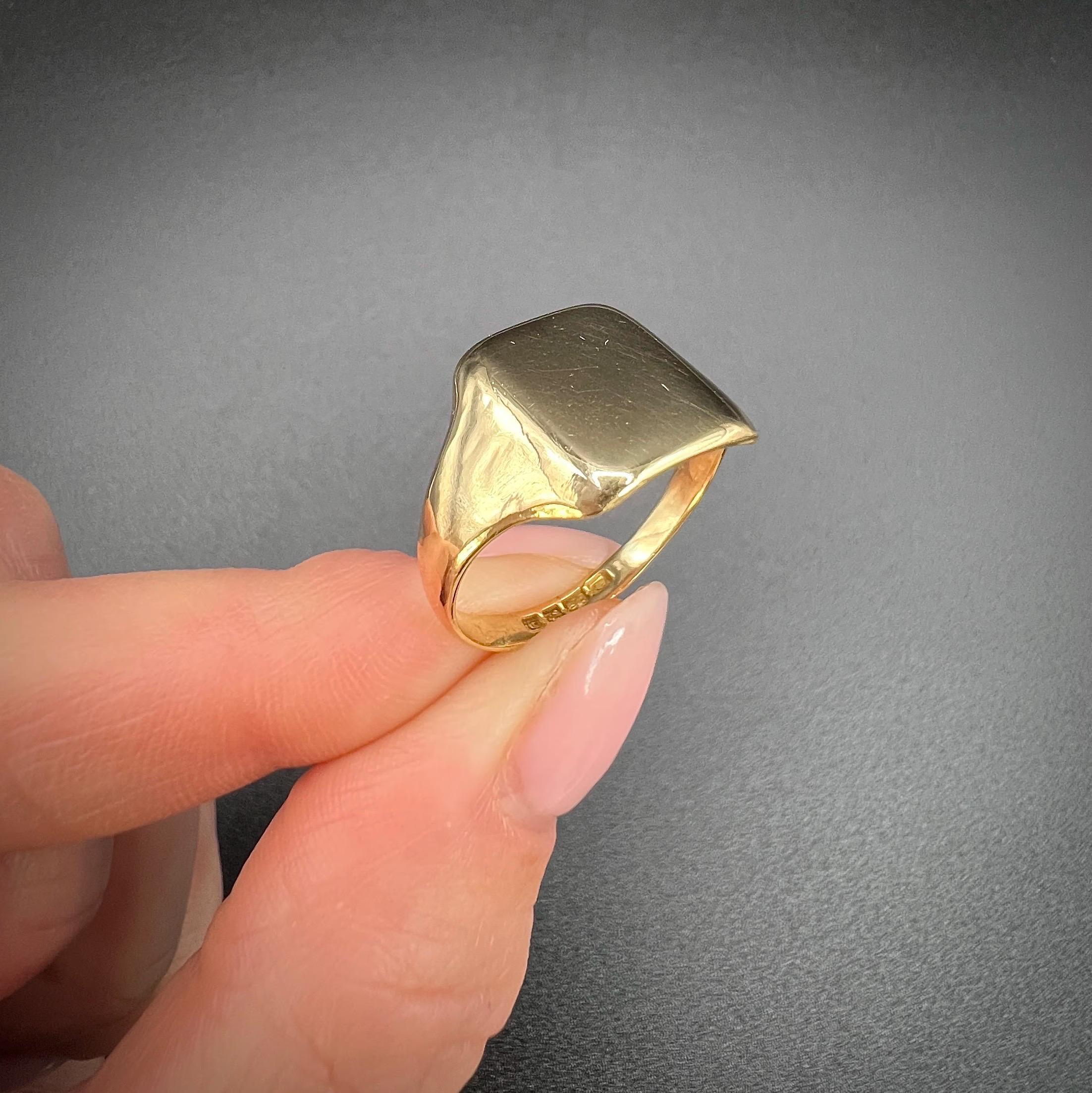 Anello rettangolare con sigillo d'epoca in oro giallo 18 ct, con marchio Birmingham 1928 in vendita 4