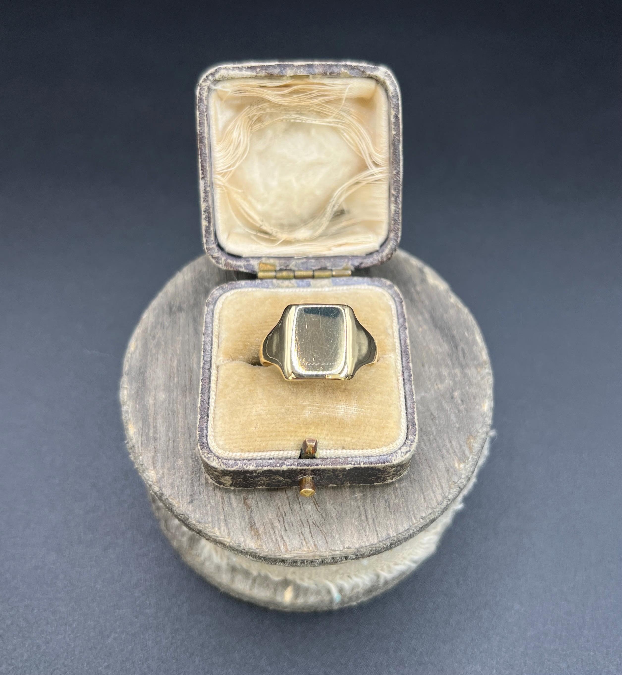 Anello rettangolare con sigillo d'epoca in oro giallo 18 ct, con marchio Birmingham 1928 in vendita 5