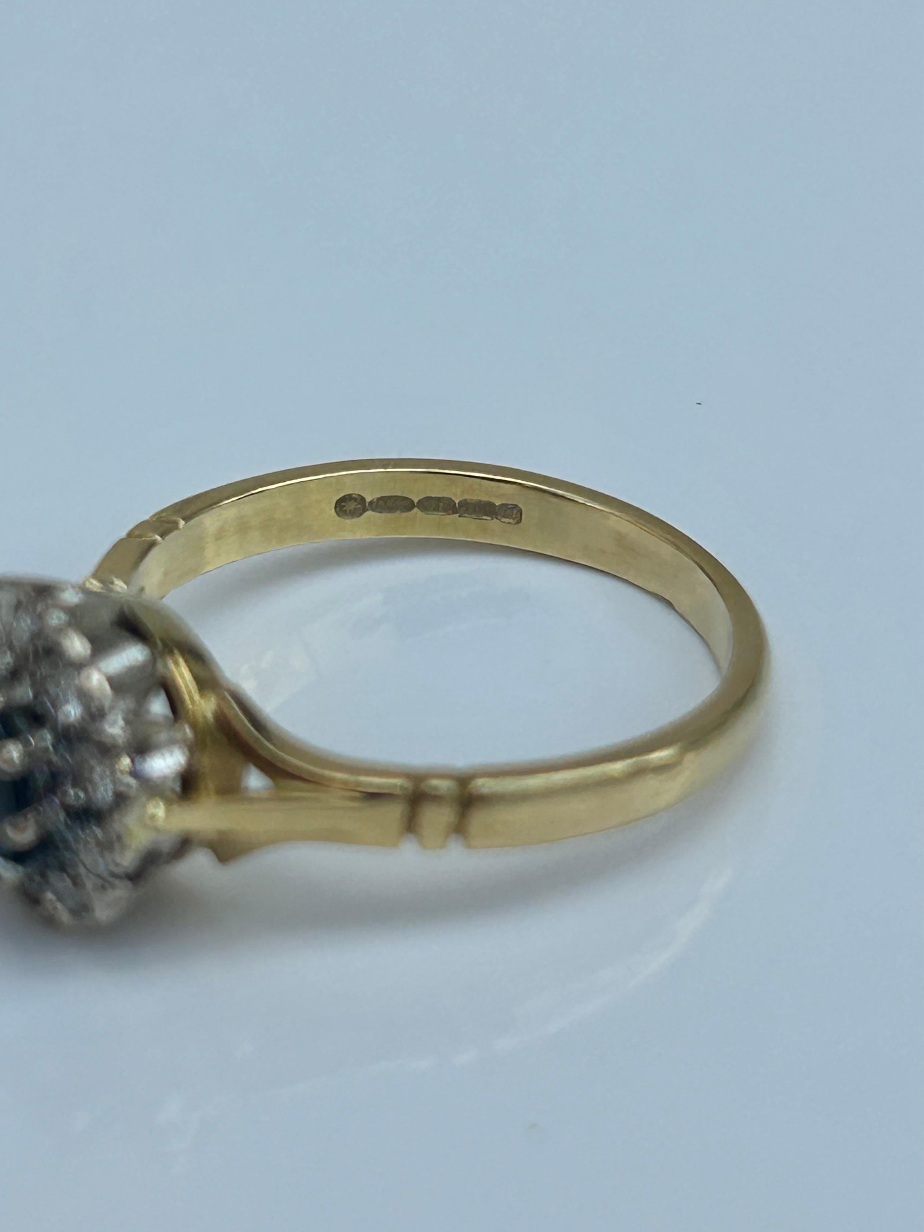 Vintage 18 Carat Yellow Gold Sapphire and Diamond Ring In Good Condition For Sale In Chipping Campden, GB