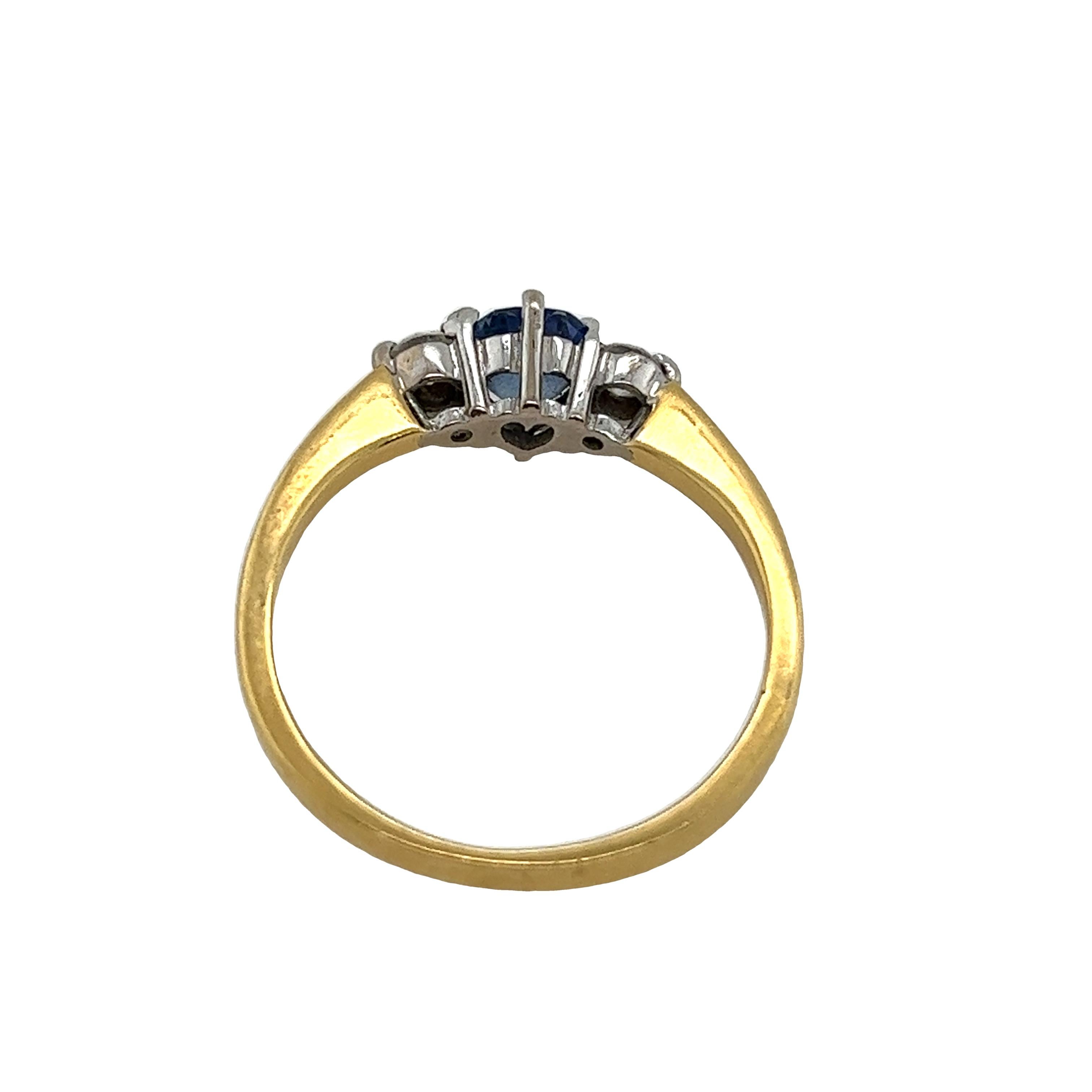 Vintage 18ct Yellow Gold Sapphire & Diamond Ring Set With 2 Diamonds, 0.16ct In Excellent Condition For Sale In London, GB