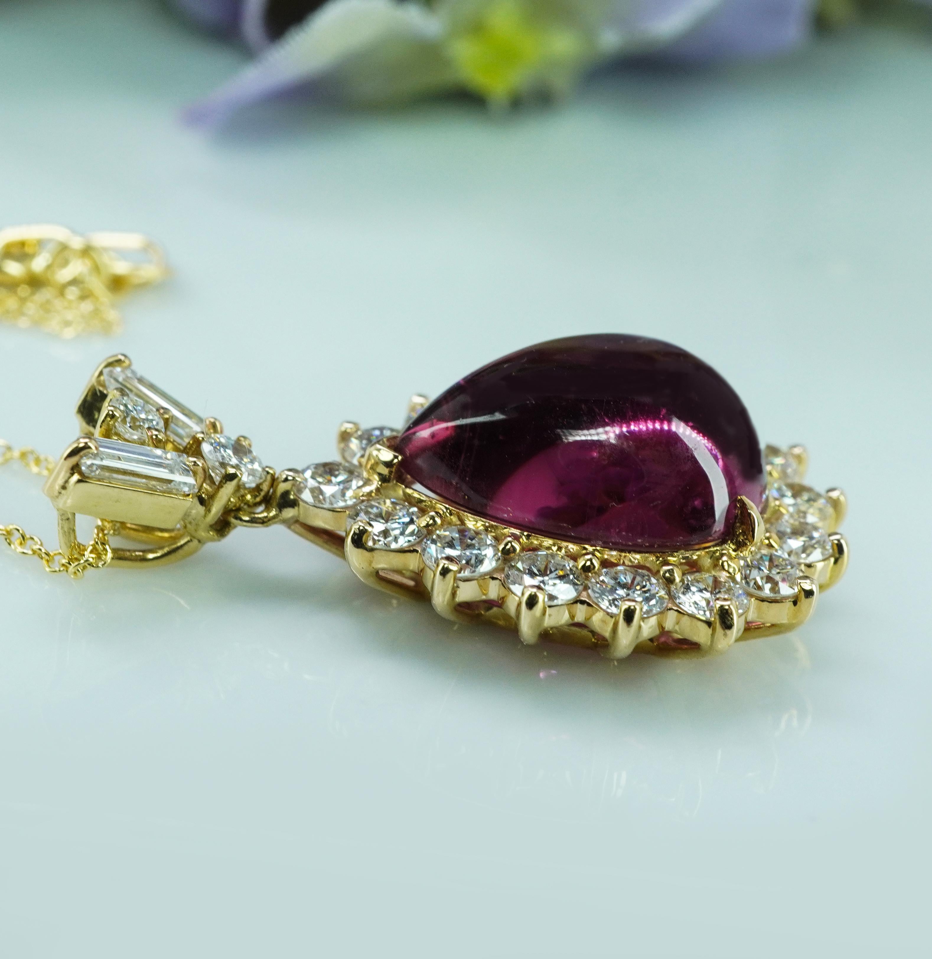 Ciondolo in oro 18K 14K con tormalina rubellite d'epoca e diamante Valutazione in vendita 1
