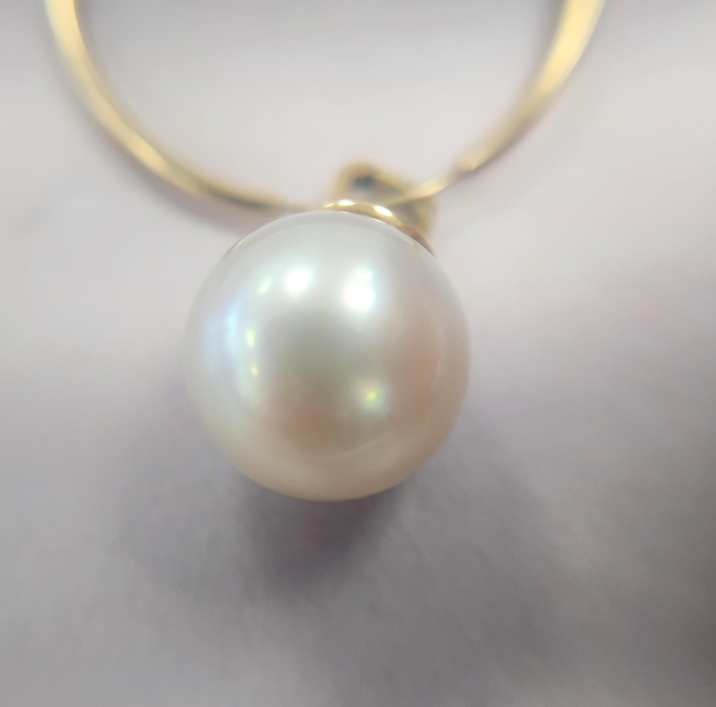 Orecchini a cerchio con perle dei mari del sud in oro 18 carati/14 carati - convertibili in vendita 2