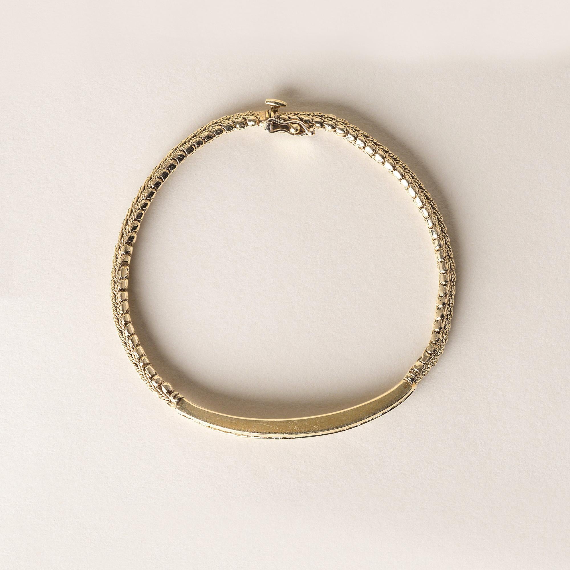 Pulsera de oro de 18 quilates vintage con malla de diamantes de 1,76 quilates Pulsera de identificación en Bueno estado para la venta en Los Angeles, CA