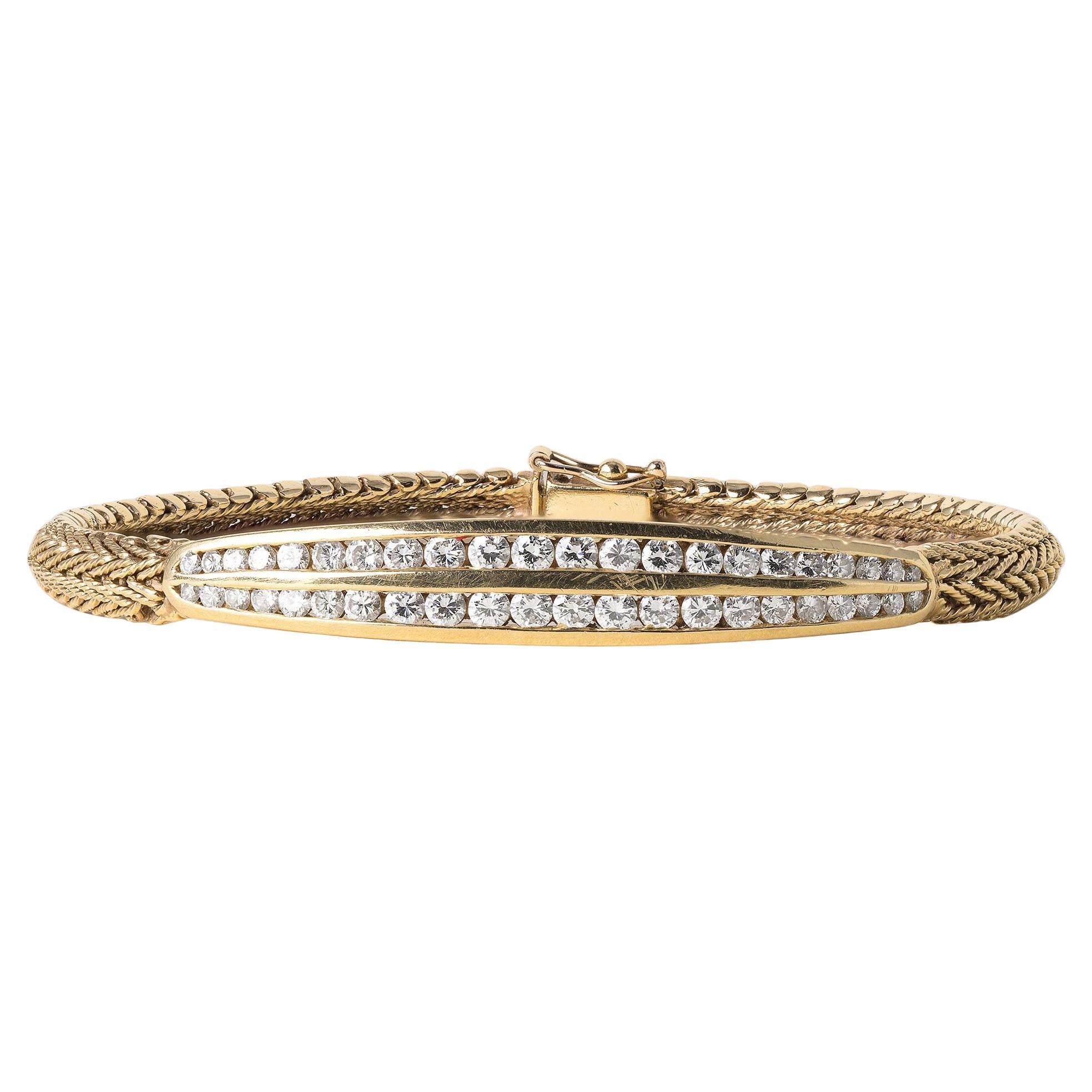 Pulsera de oro de 18 quilates vintage con malla de diamantes de 1,76 quilates Pulsera de identificación en venta