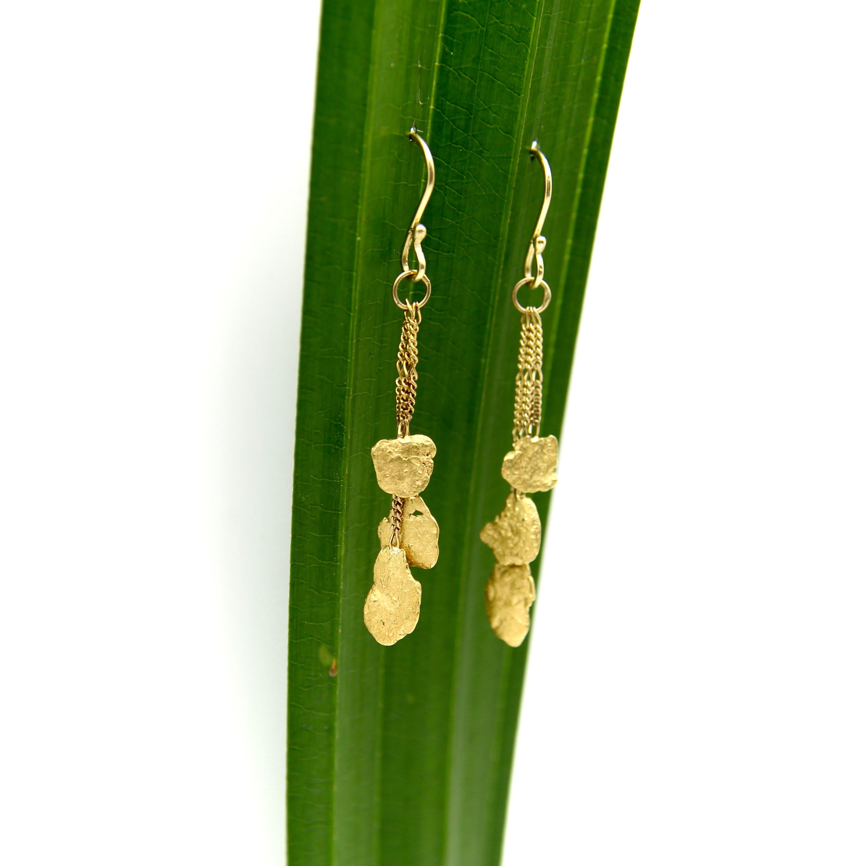 Vintage 18K and 22K Gold Nugget Earrings In Good Condition In Venice, CA