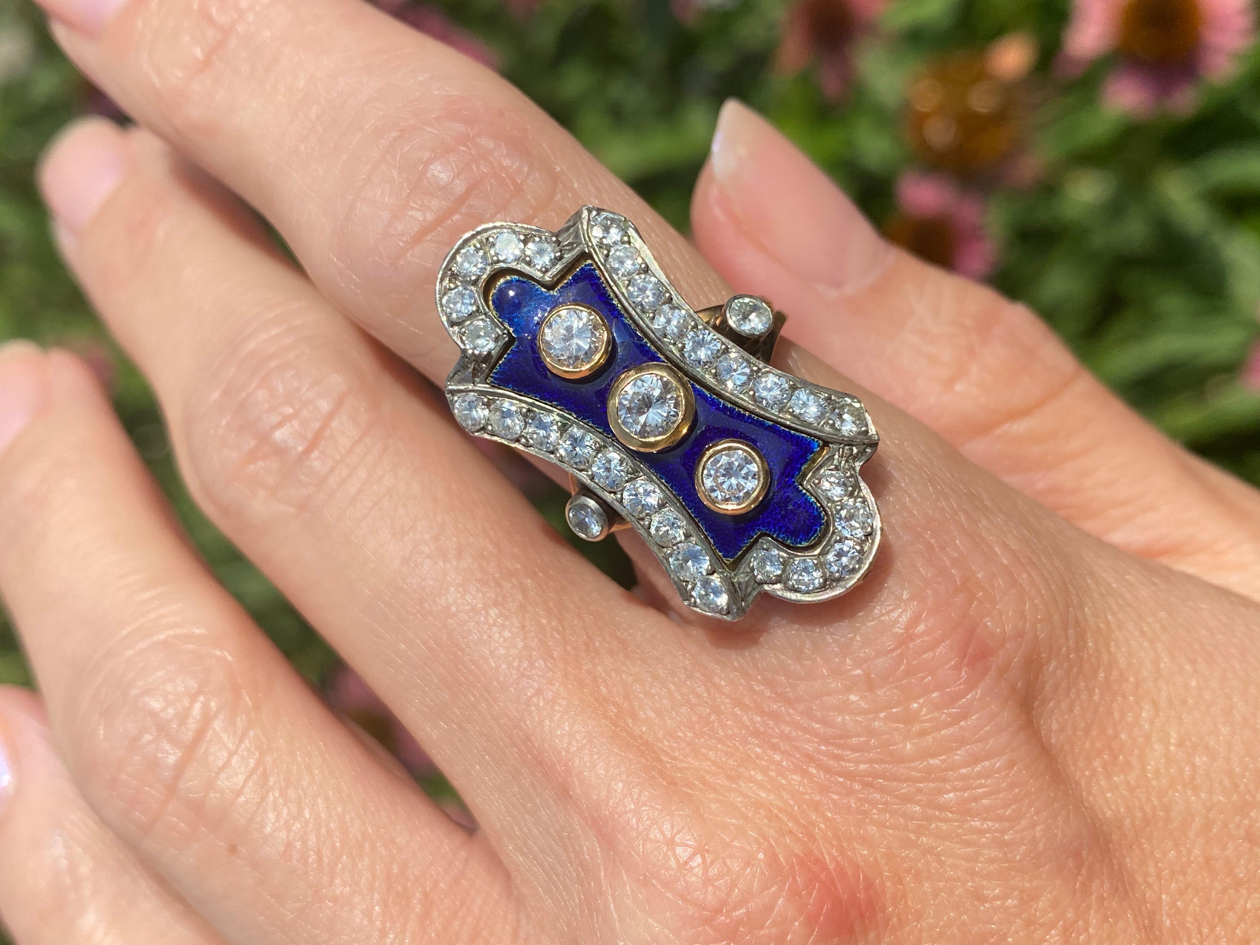 Vintage 18K Blue Enamel and Diamond Ring In Good Condition For Sale In Hummelstown, PA