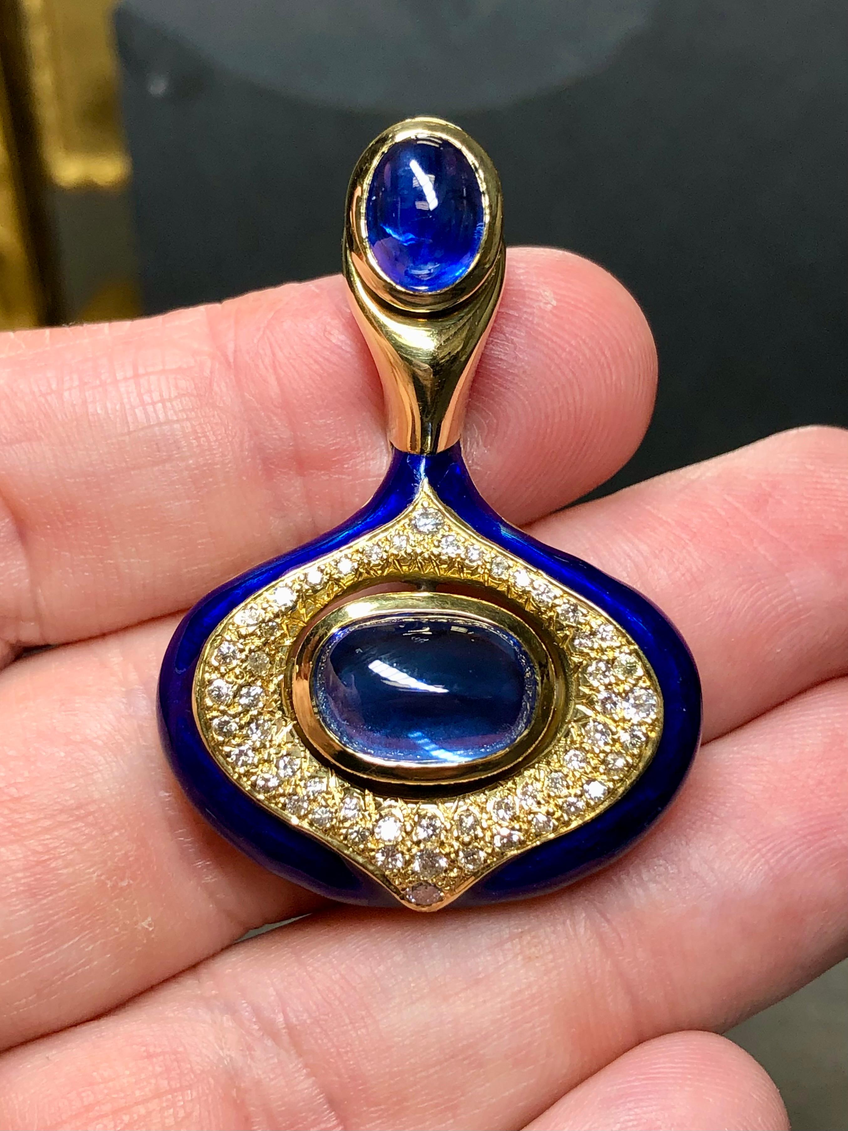 Vintage 18K Cabochon Ceylon Sapphire Diamond Enamel Brooch Pendant 11.85cttw GIA For Sale 4