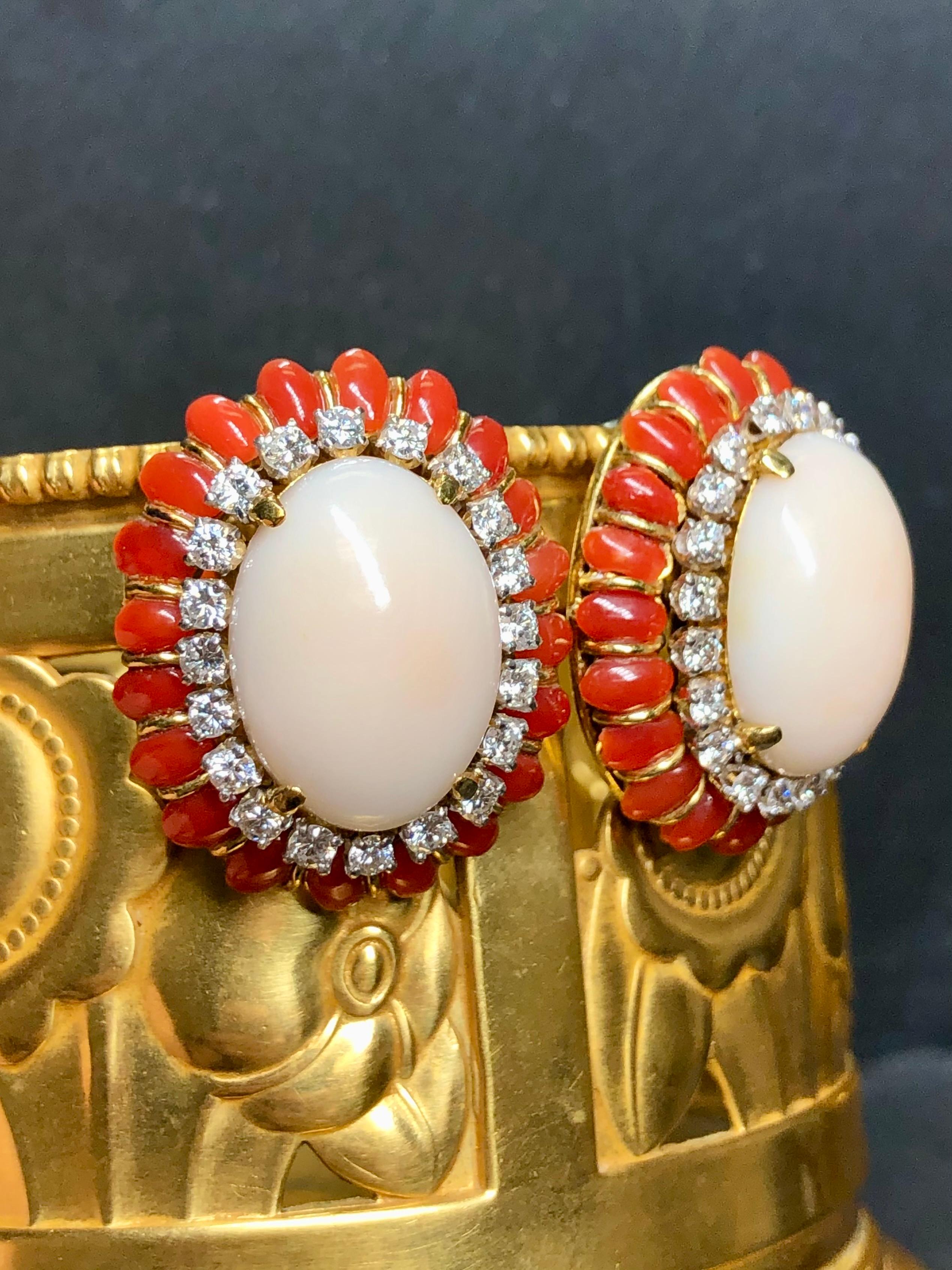 Vintage 18K Cabochon Red + Angel Skin Coral Diamond Huggie Clip On Earrings  In Good Condition For Sale In Winter Springs, FL