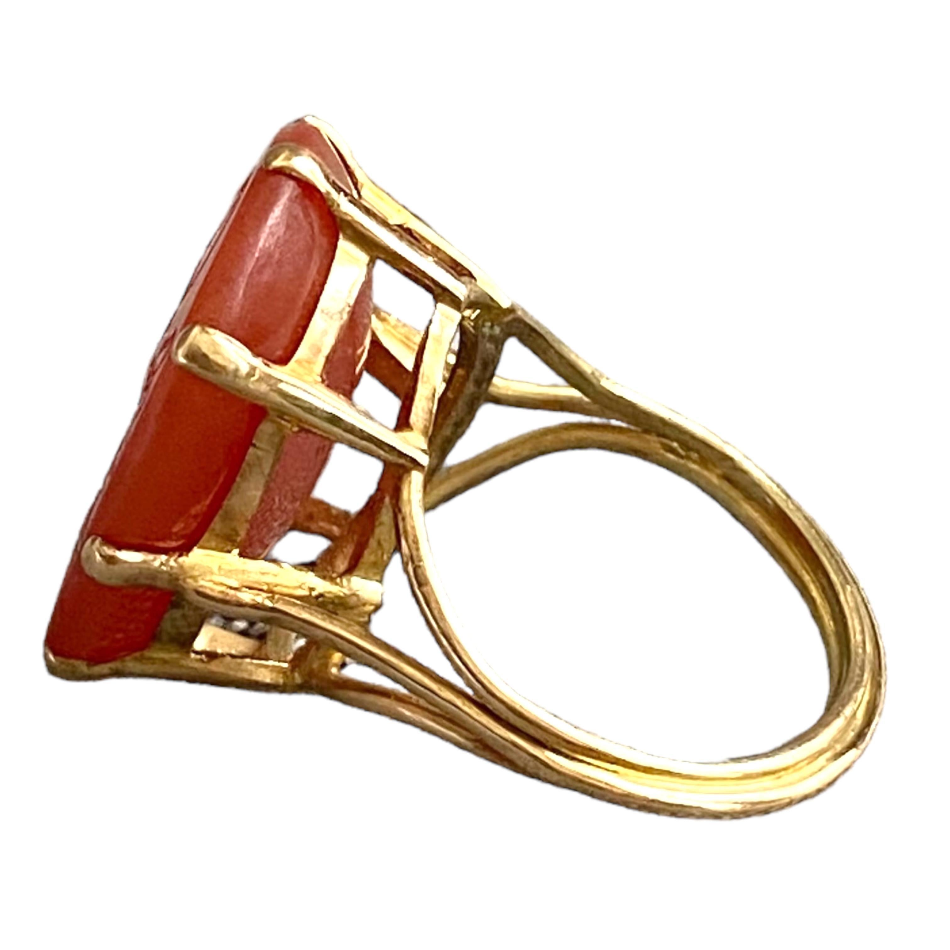 Oval Cut Vintage 18K Carnelian Crest Intaglio Seal Ring