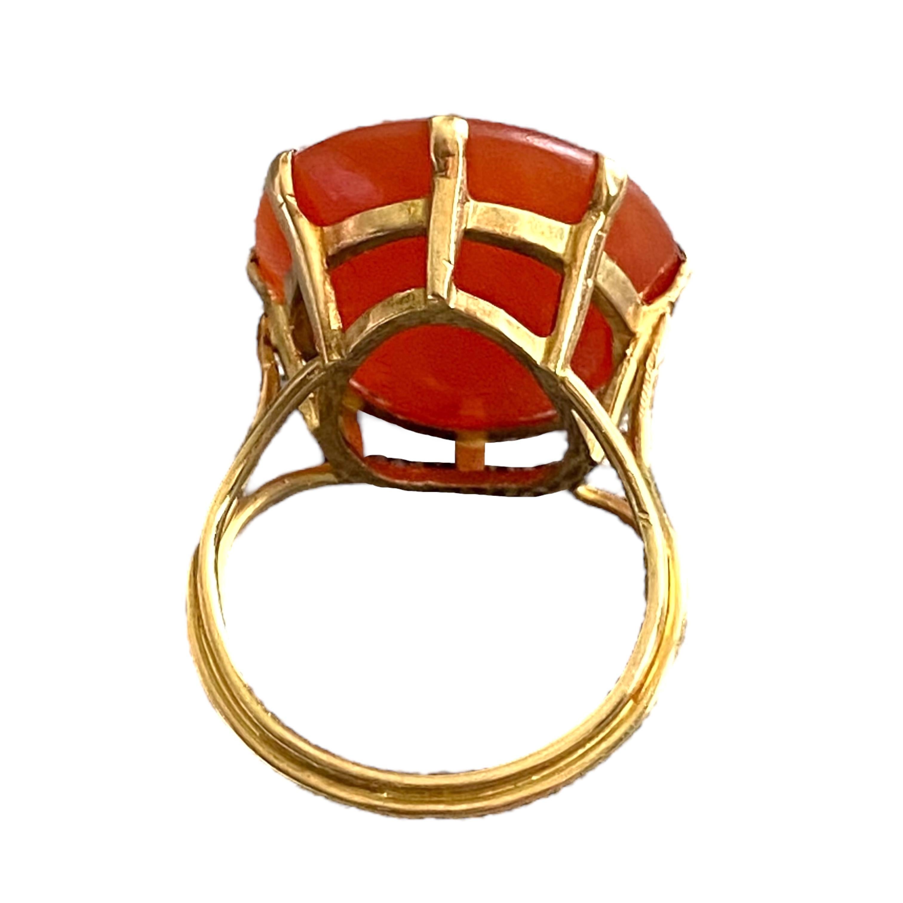 Vintage 18K Carnelian Crest Intaglio Seal Ring In Good Condition In Henderson, NV