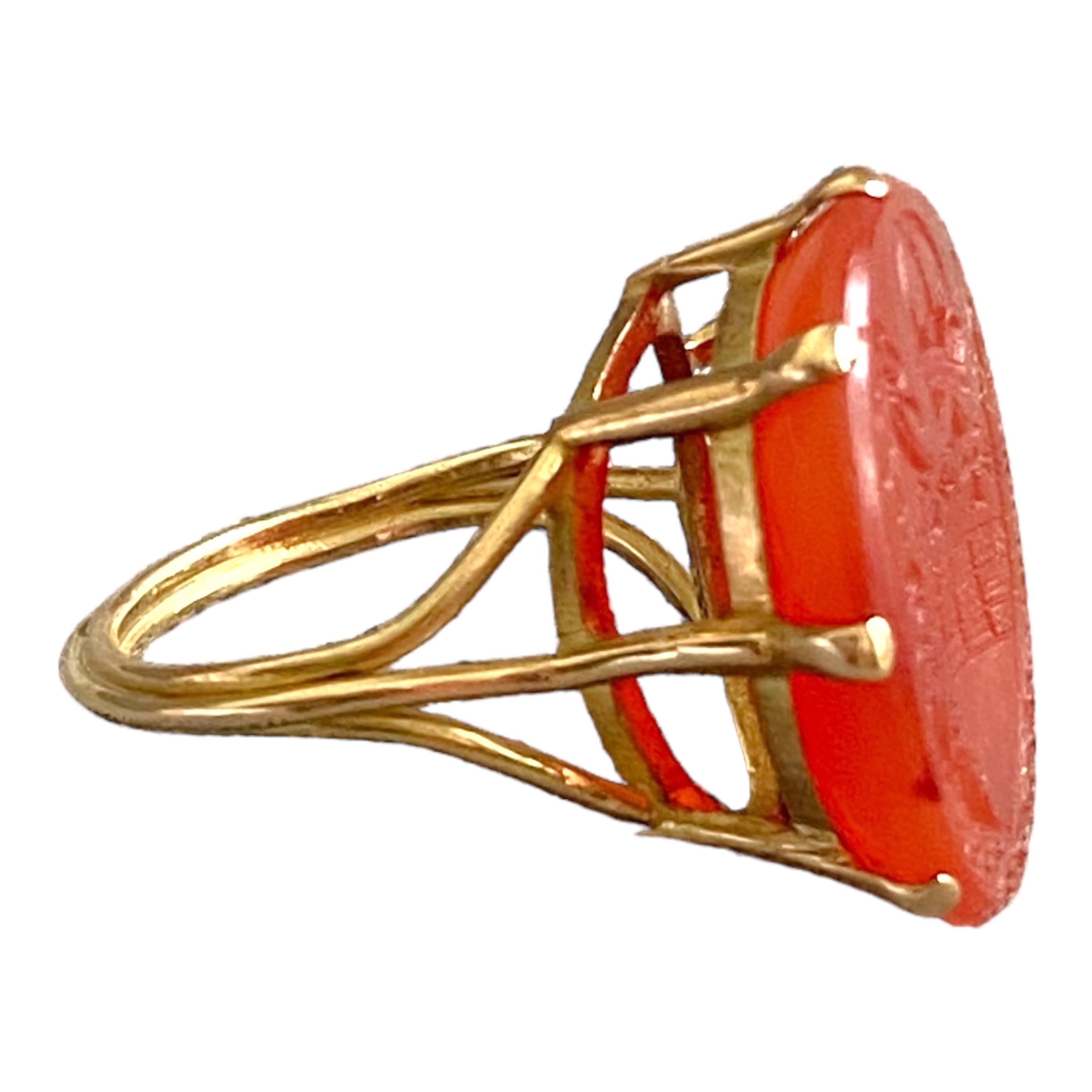 Women's or Men's Vintage 18K Carnelian Crest Intaglio Seal Ring