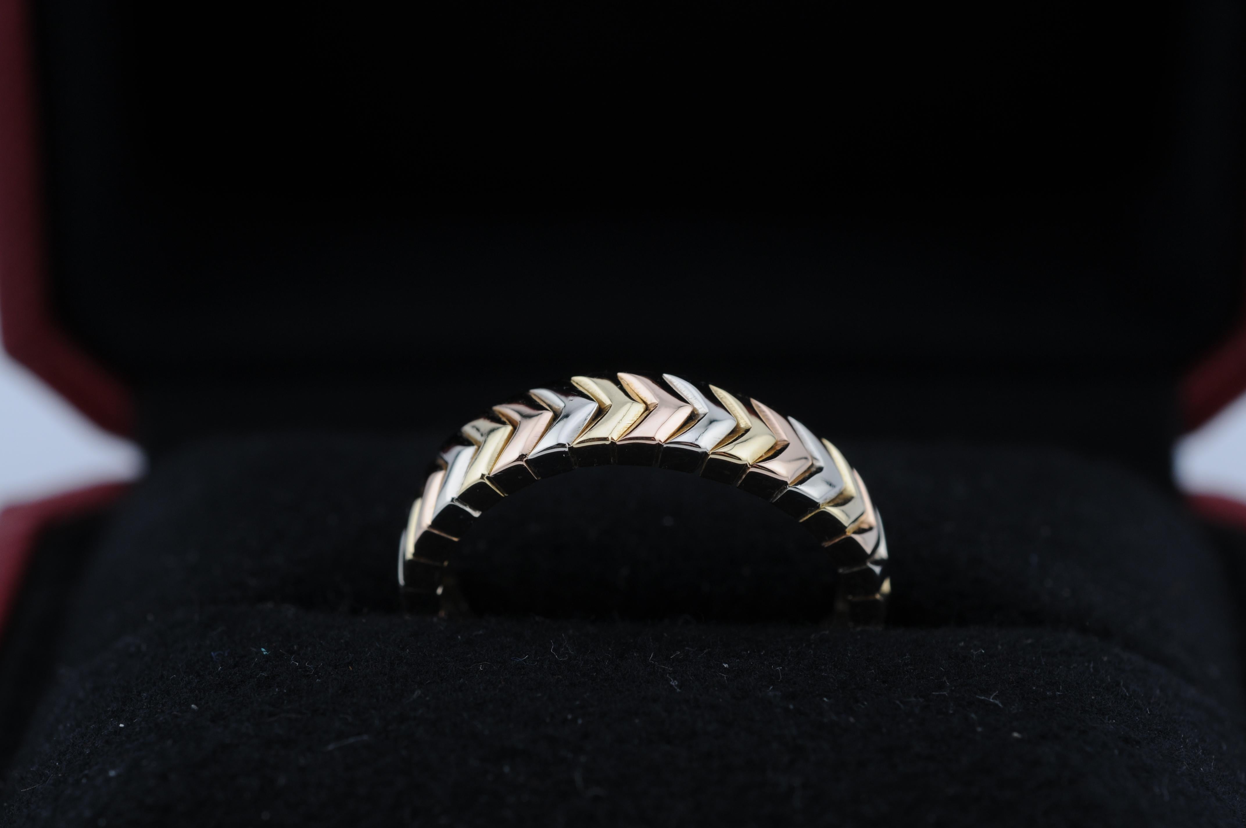 Vintage 18K Cartier Tri-Color Ring In Good Condition For Sale In Berlin, BE