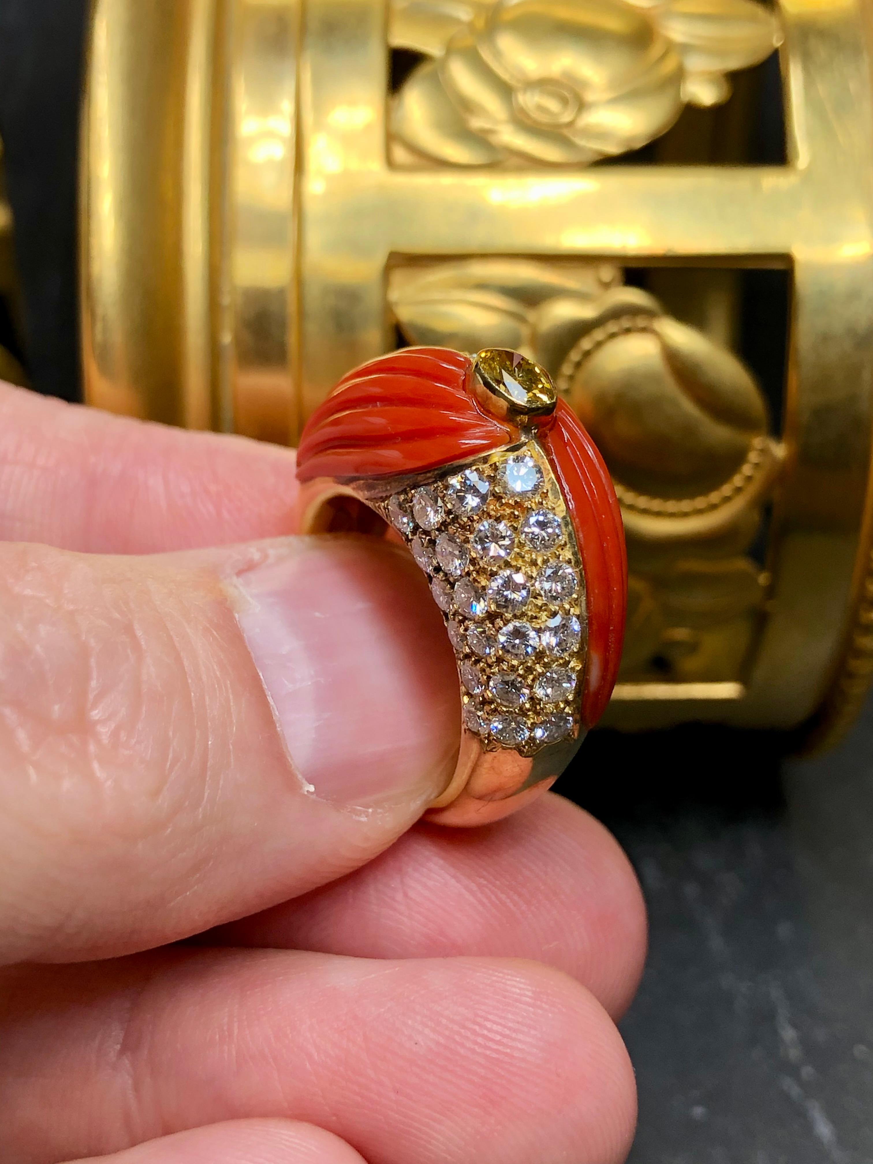 Vintage 18K Carved Coral Fancy Yellow Diamond Cocktail Ring Sz 8 In Good Condition For Sale In Winter Springs, FL