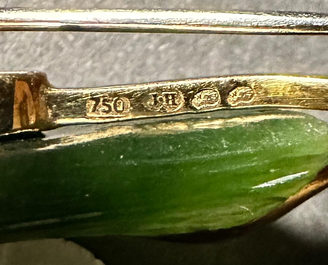 Vintage 18K Carved Rock Crystal, Jade and Diamond Lily of the Valley Clip Brooch In Good Condition For Sale In Norwood, NJ