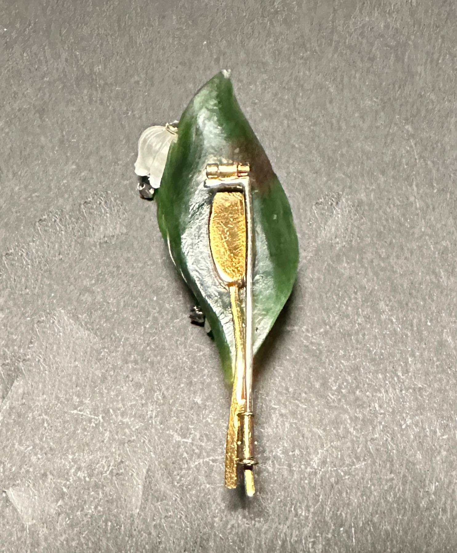 20th Century Vintage 18K Carved Rock Crystal, Jade and Diamond Lily of the Valley Clip Brooch For Sale