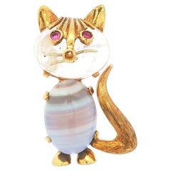 Vintage 18K Cat Brooch with Quartz Head, Banded Agate Body, and Ruby