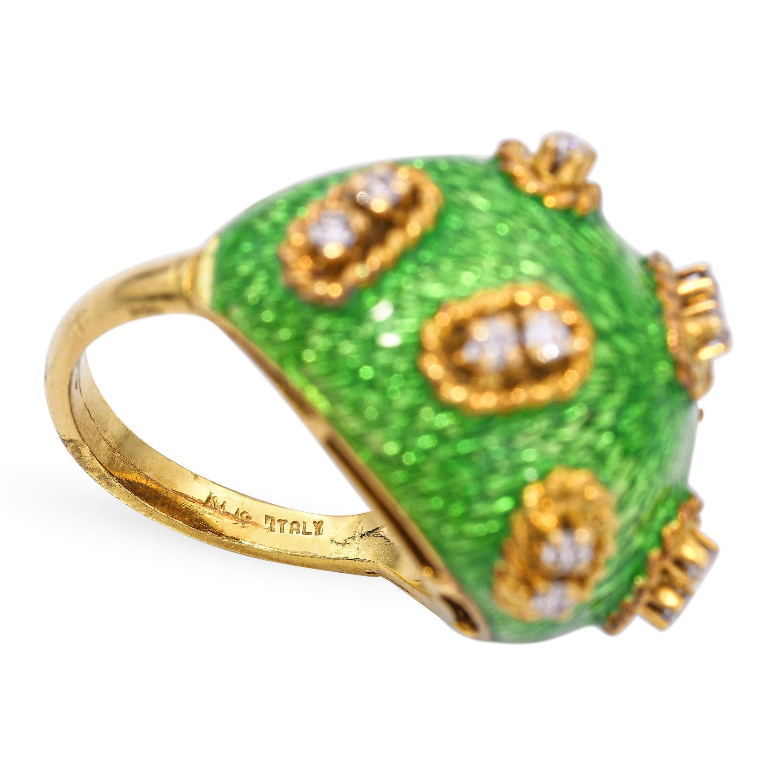 Anillo cúpula vintage 18k con diamantes y esmalte guilloché en venta 2