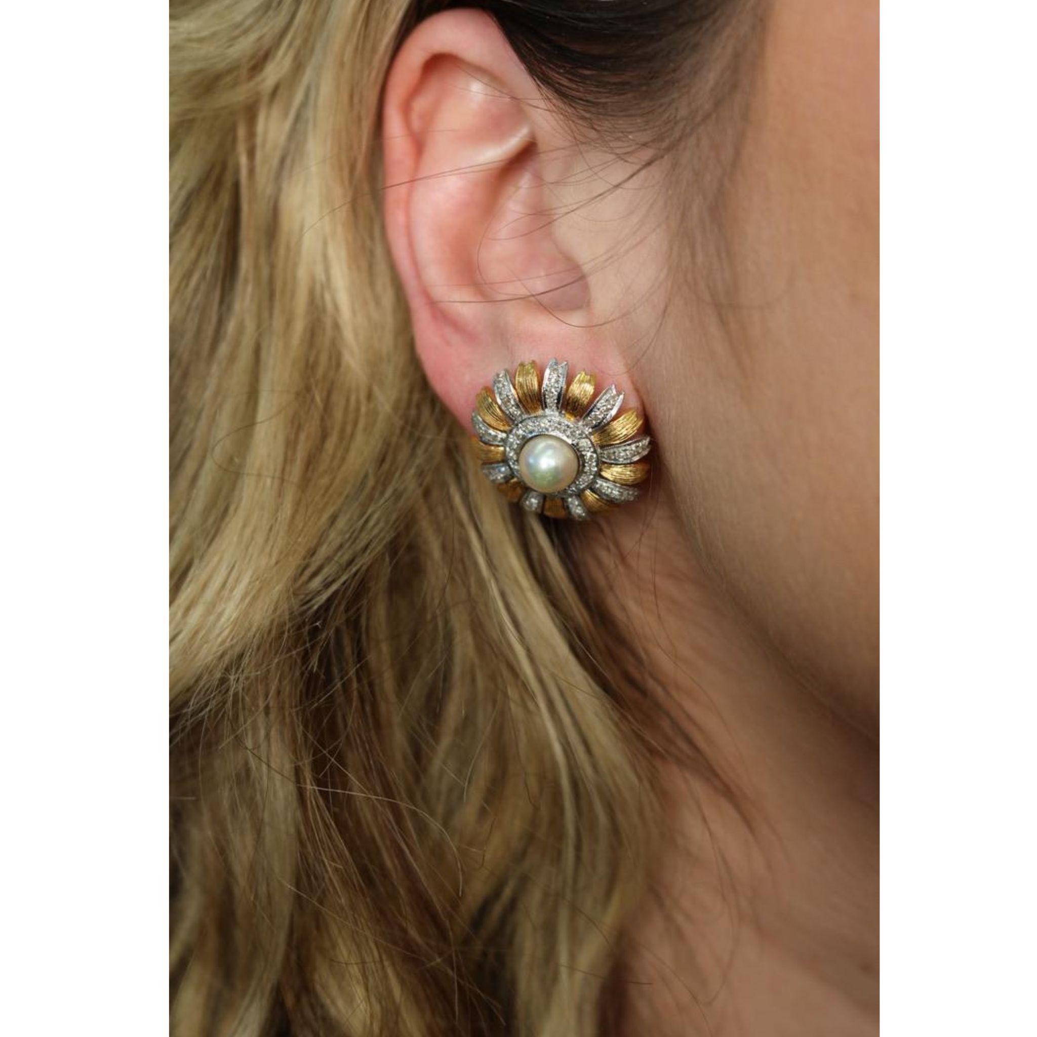 Vintage Blumen-Ohrstecker 18K Diamant und Perle Weiß- und Gelbgold im Angebot 3