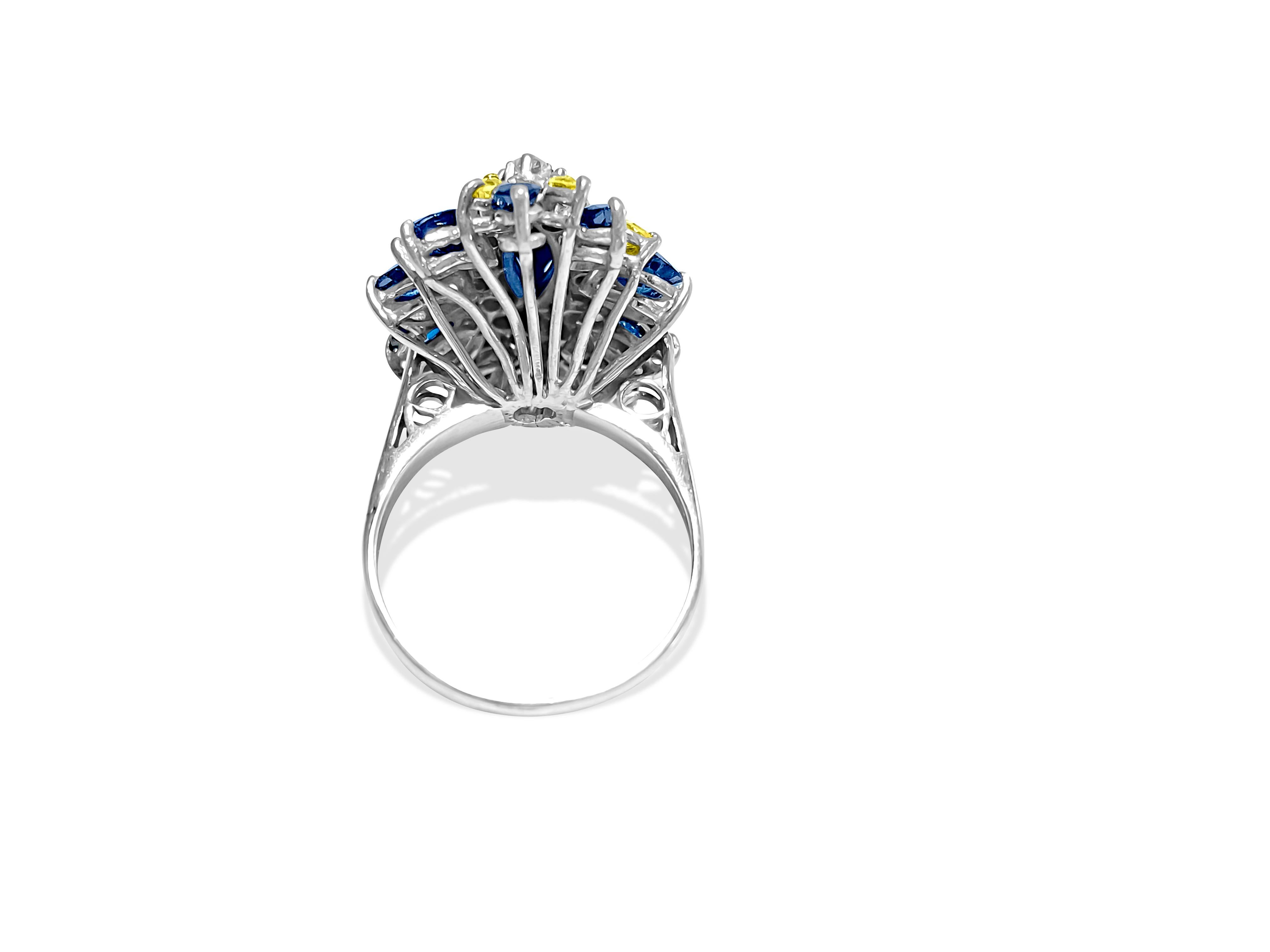Vintage 18k Diamond Blue Sapphire Yellow Diamond Ring In Excellent Condition For Sale In Miami, FL