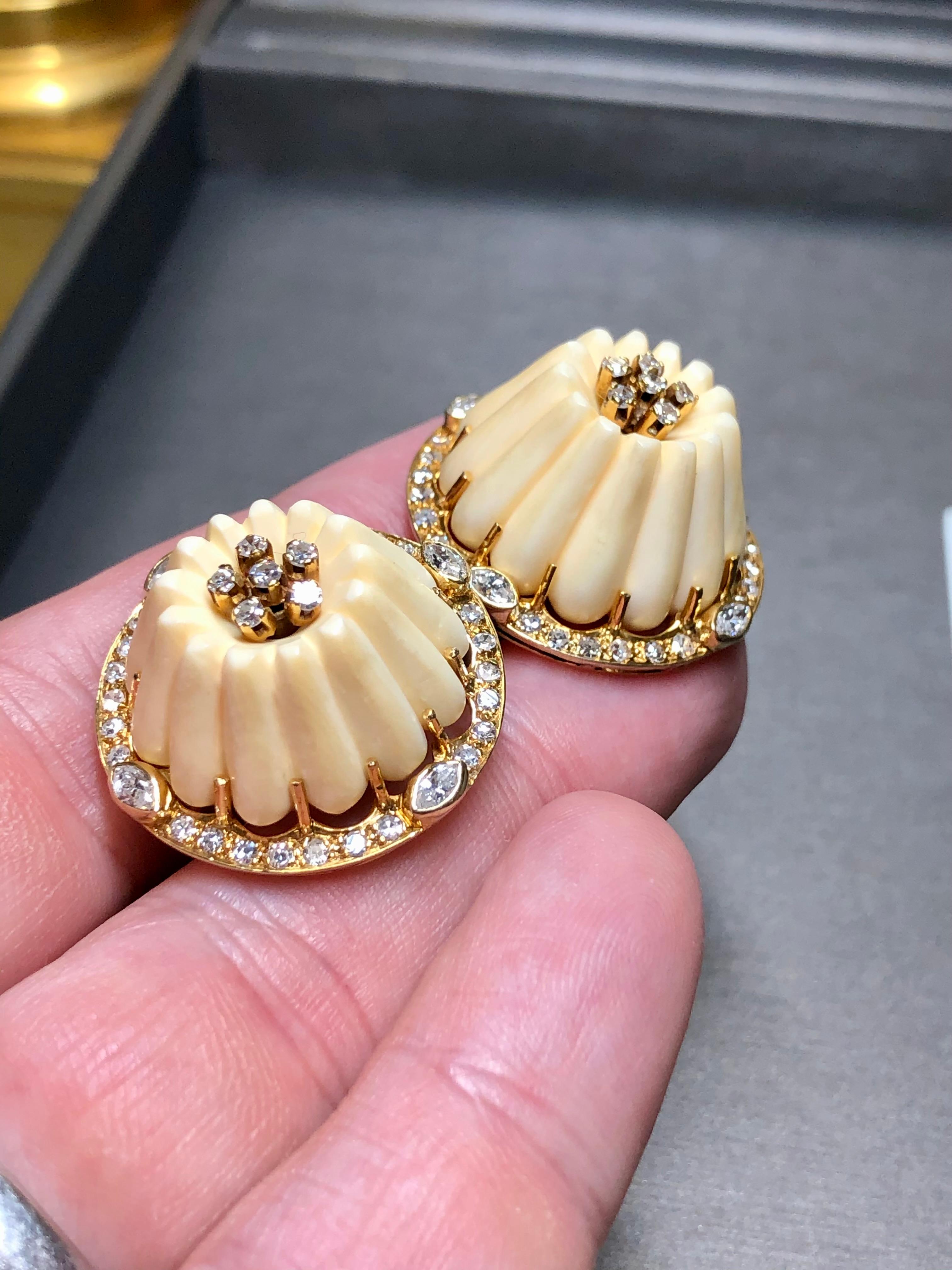 Vintage 18K Diamond Carved Resin Omega Back Huggie Earrings 3.08cttw For Sale 1