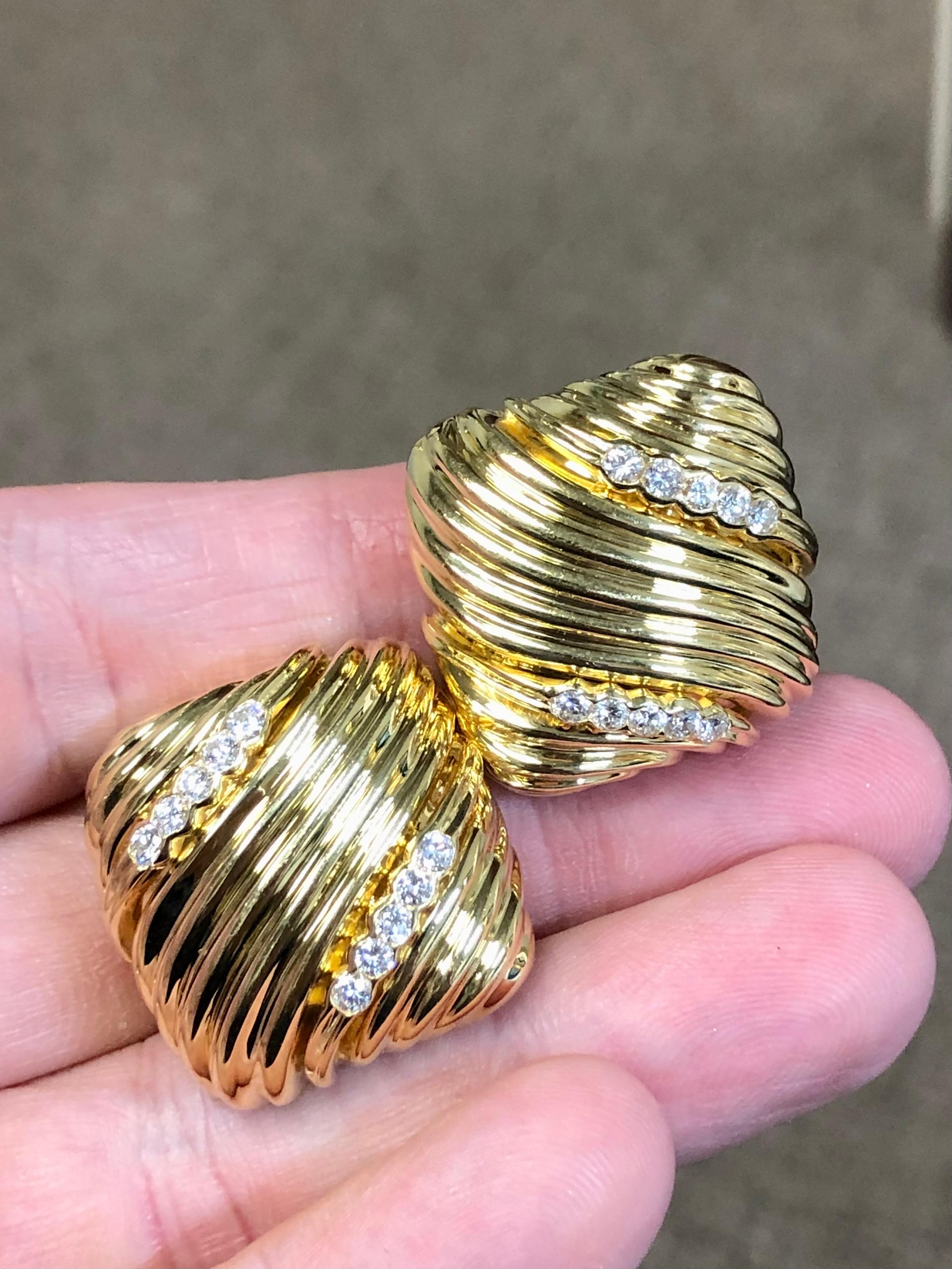 Vintage 18K Diamond FRENCH Square Cushion Wave Huggie Earrings Omega Backs In Good Condition For Sale In Winter Springs, FL