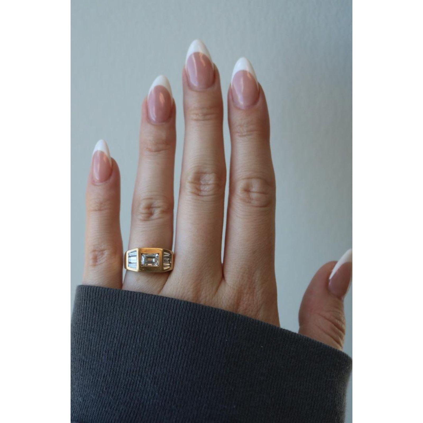 Contemporary Vintage 18K Emerald-Cut Diamond Baguette Ring Yellow Gold ~1.72ctw Size 6 For Sale
