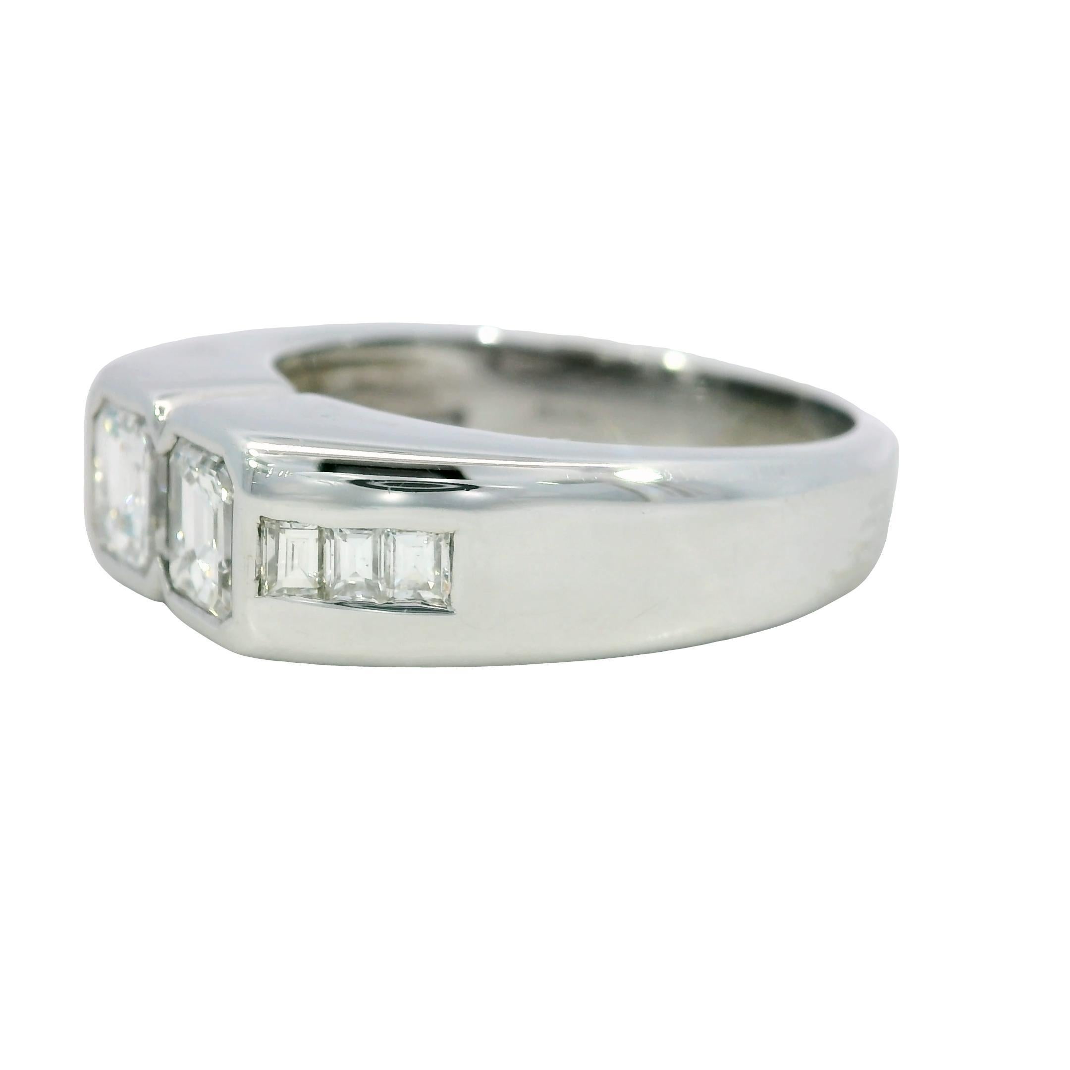 Anello vintage in oro bianco italiano con diamante taglio smeraldo 18 carati, misura 7 In condizioni ottime in vendita a Fairfield, CT