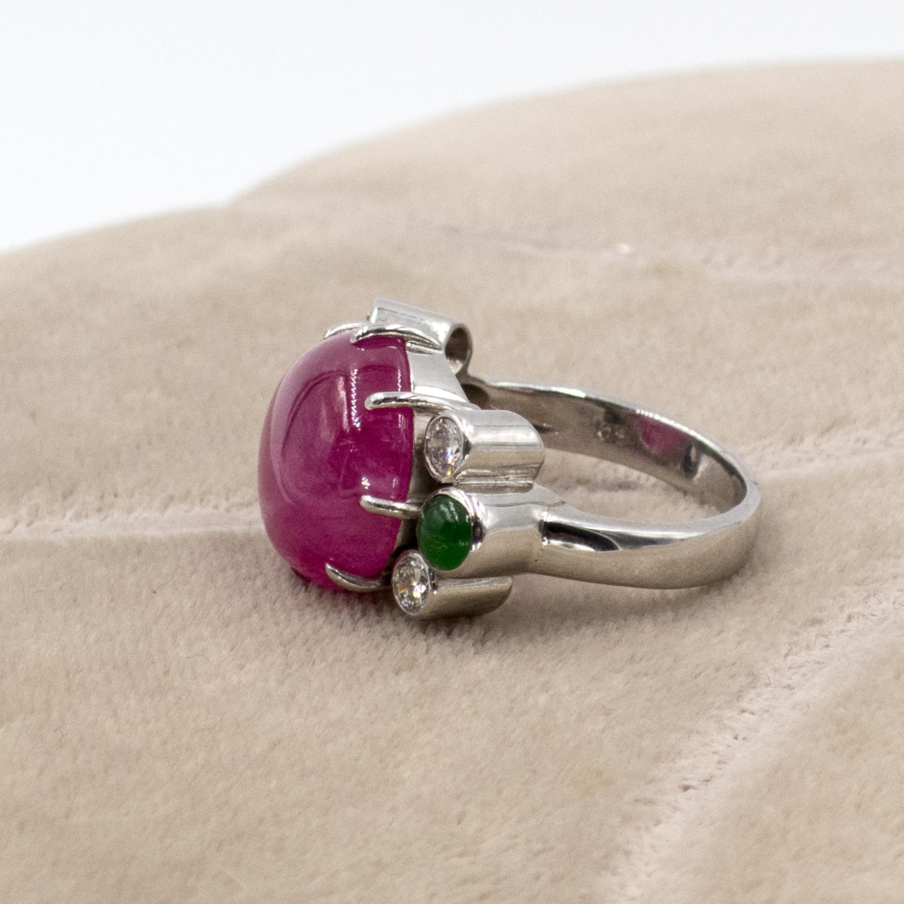 Anillo vintage de 18 quilates con zafiro rosa, diamante y turmalina verde, certificado por la GIA Cabujón