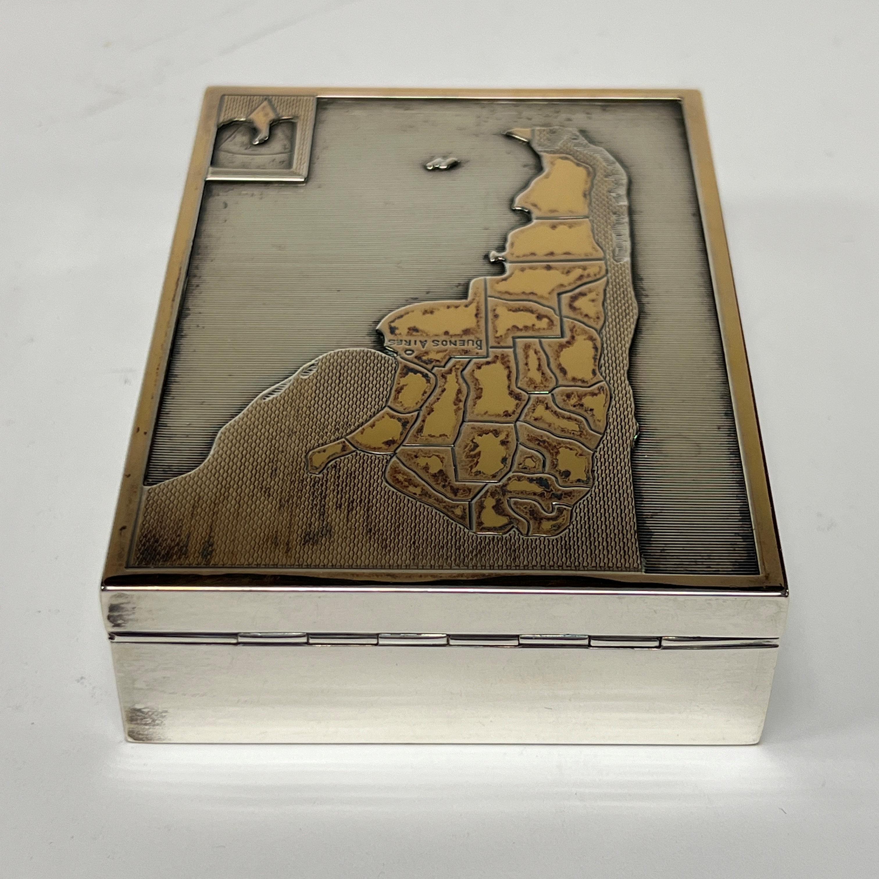 Portasigarette d'epoca in argento sterling dorato a 18 carati dall'Argentina In condizioni buone in vendita a New York, NY