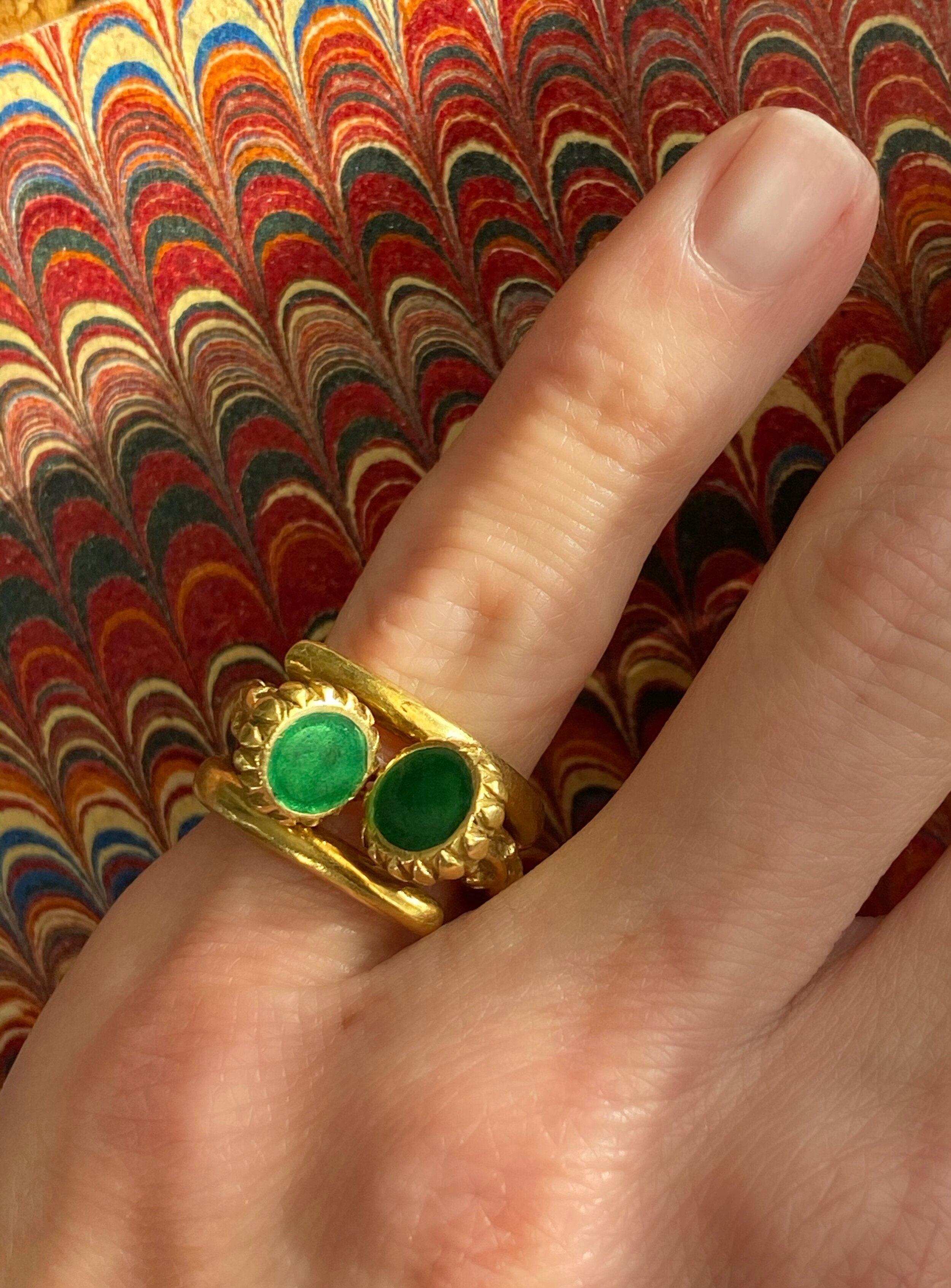 Women's or Men's Vintage 18K Gioconda Green Enamel Bypass Nail Pinky Ring For Sale
