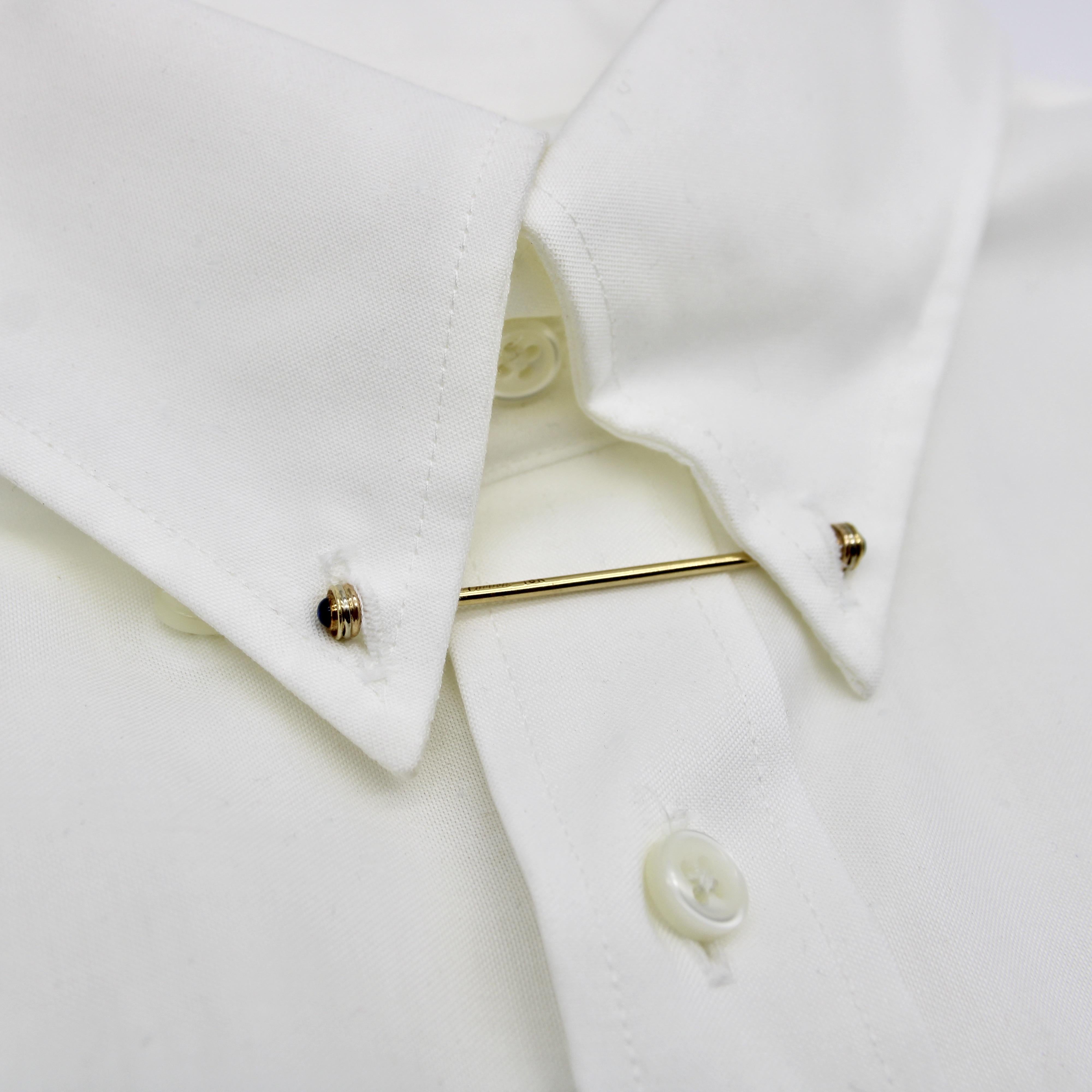 Alfiler de cuello de camisa Vintage 18K Gołd Cartier con cabujón de zafiro en venta 1