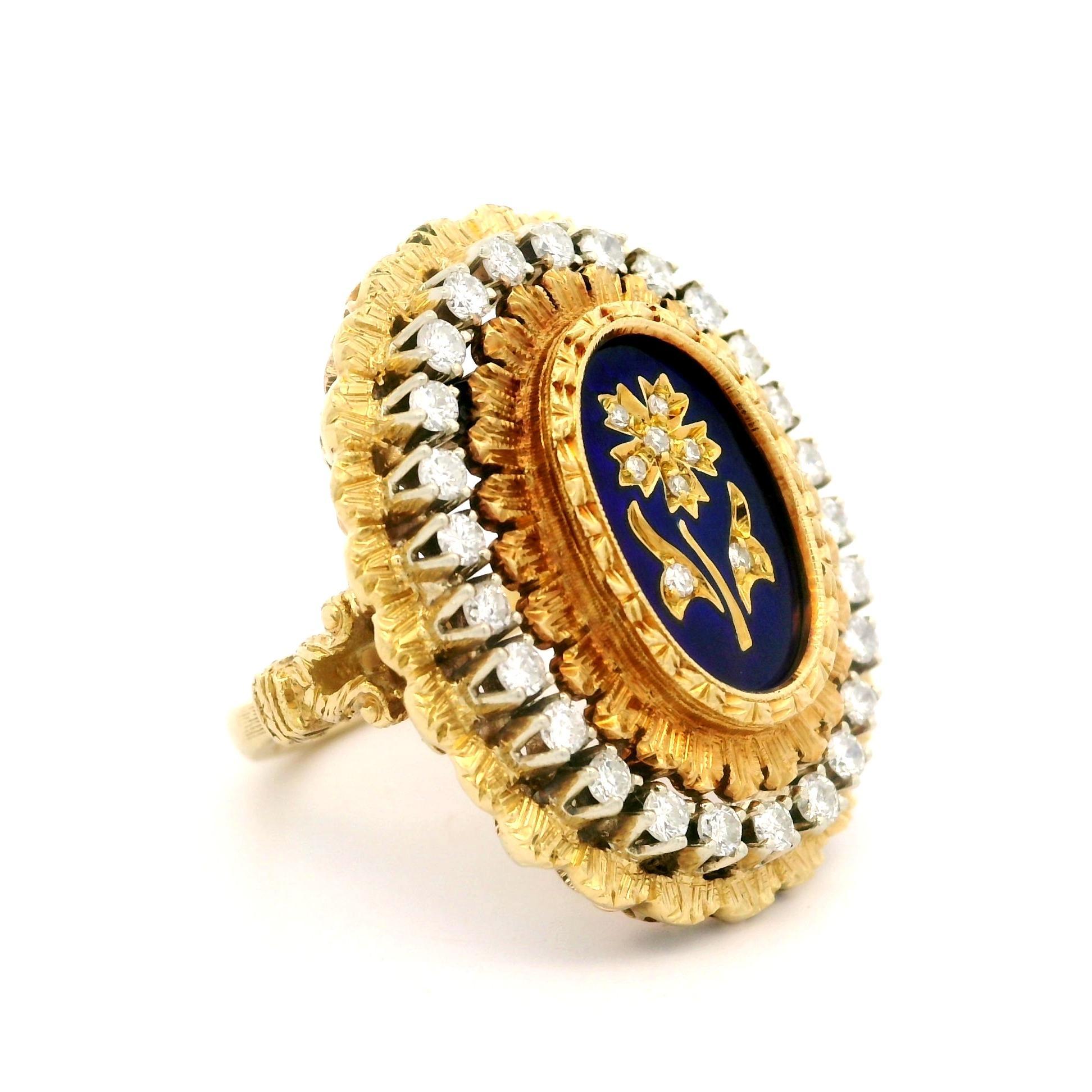Bague plateau à fleurs texturée en or 18 carats avec émail bleu royal et diamants 0,75 carat Pour femmes en vente
