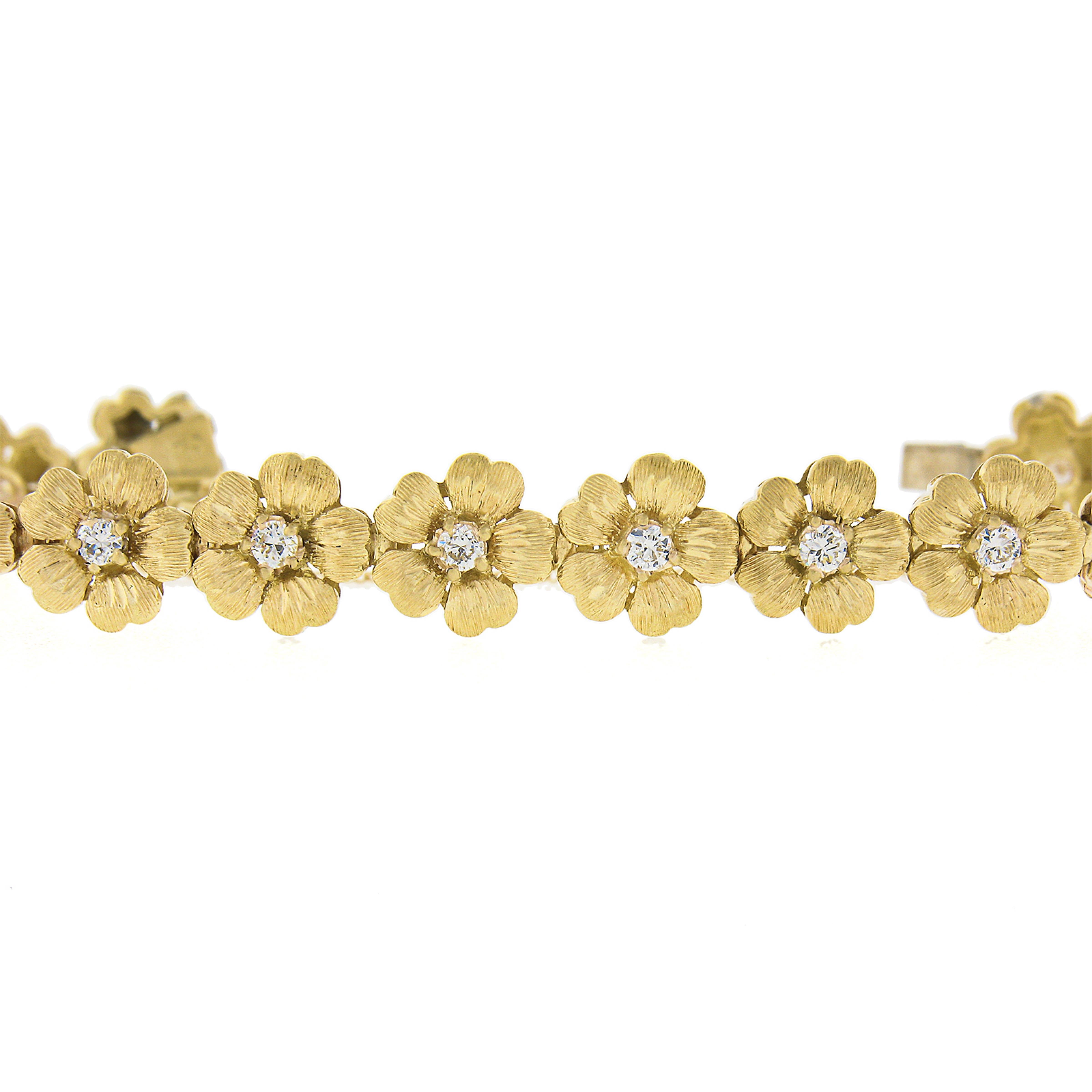 Vintage 18k Gold 1.19ctw Diamond Detailed Etched Textured Flower Link Bracelet In Good Condition In Montclair, NJ