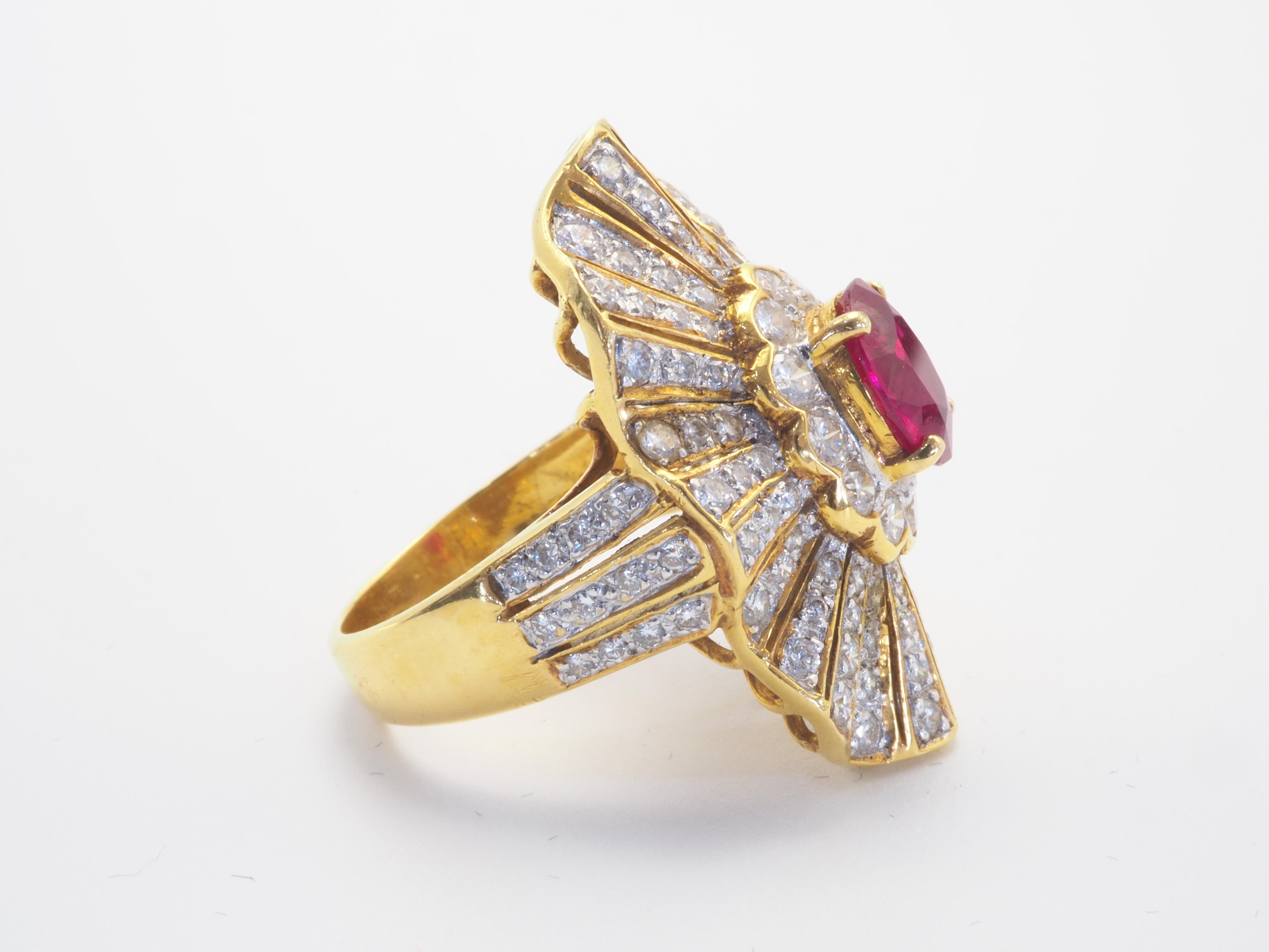 Women's Vintage 18K Gold 1.25ct Oval Red Ruby & 2.44ct Diamond Shield Cocktail Ring For Sale