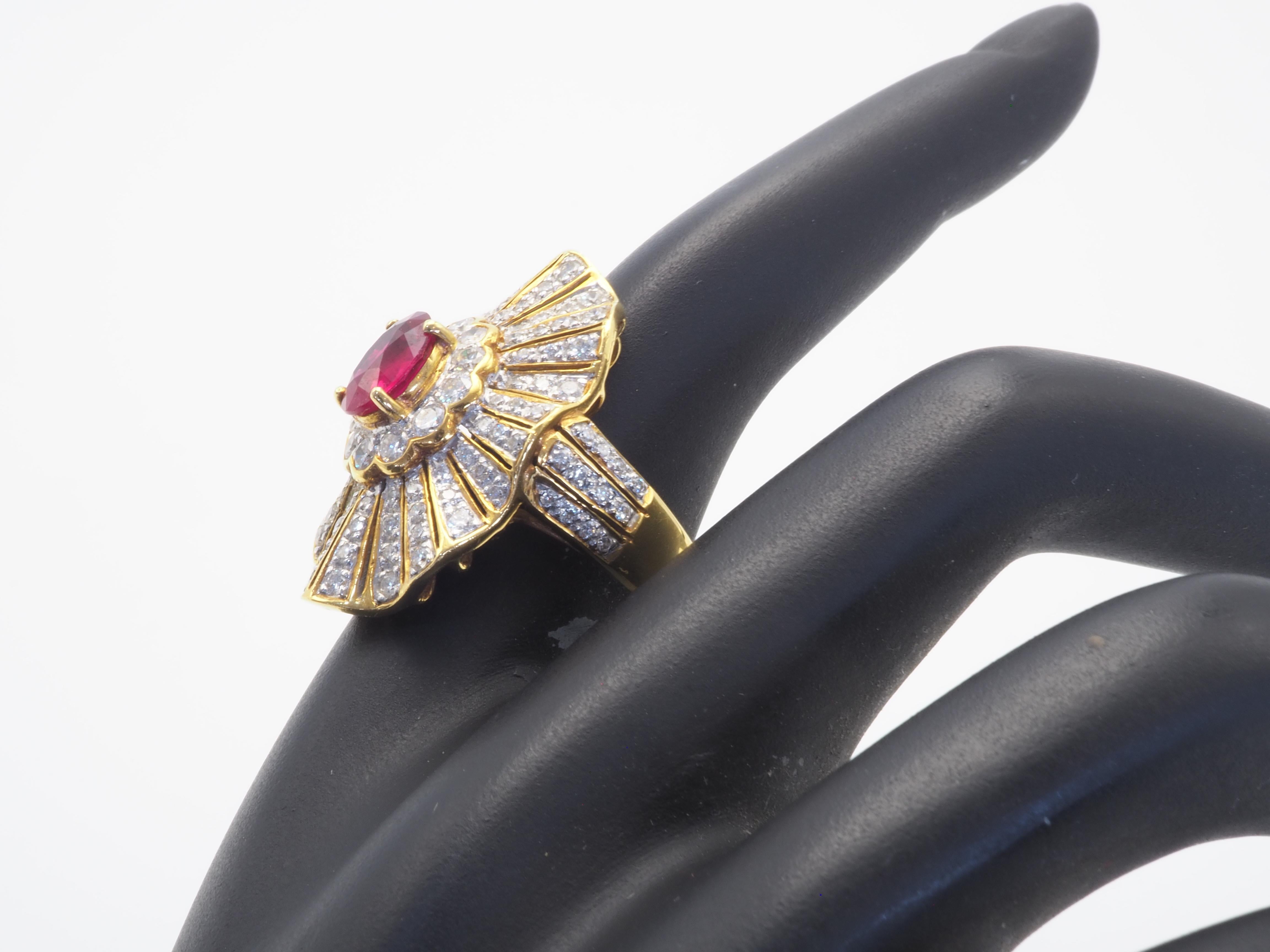 Vintage 18K Gold 1.25ct Oval Red Ruby & 2.44ct Diamond Shield Cocktail Ring For Sale 3