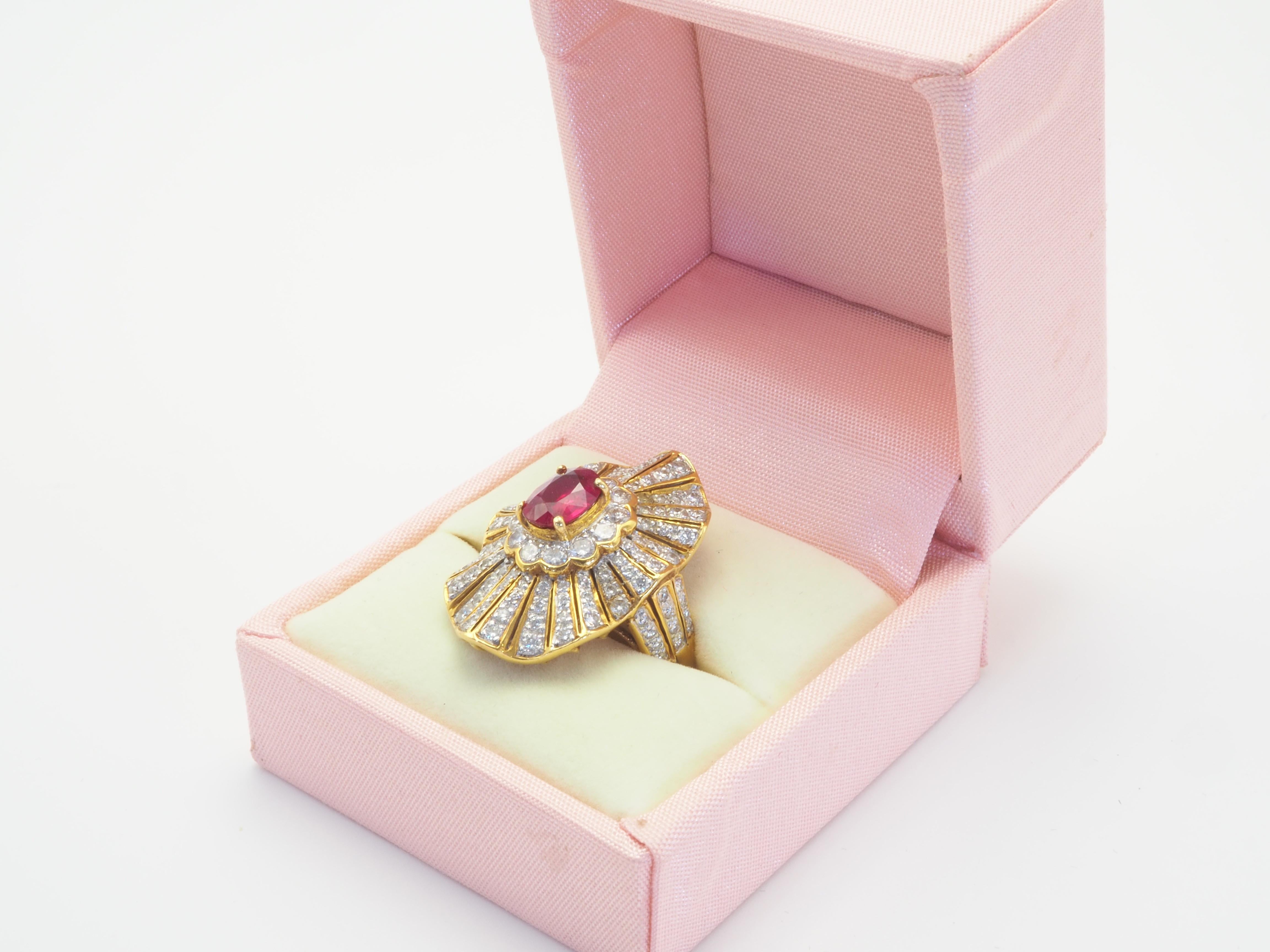 Vintage 18K Gold 1.25ct Oval Red Ruby & 2.44ct Diamond Shield Cocktail Ring For Sale 4