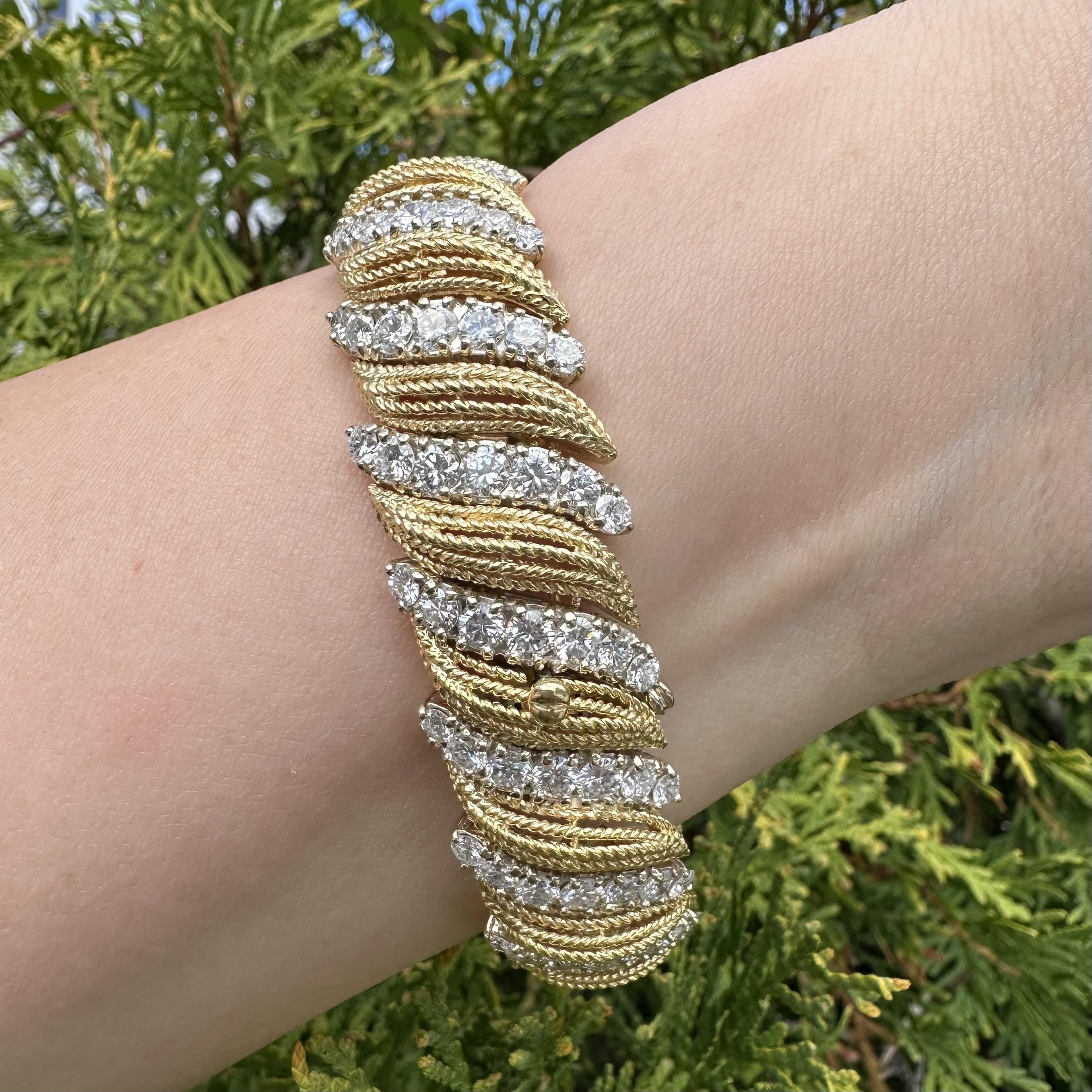 Pulsera vintage de alambre trenzado de oro de 18 quilates con 14 quilates de diamantes VS G en venta 1