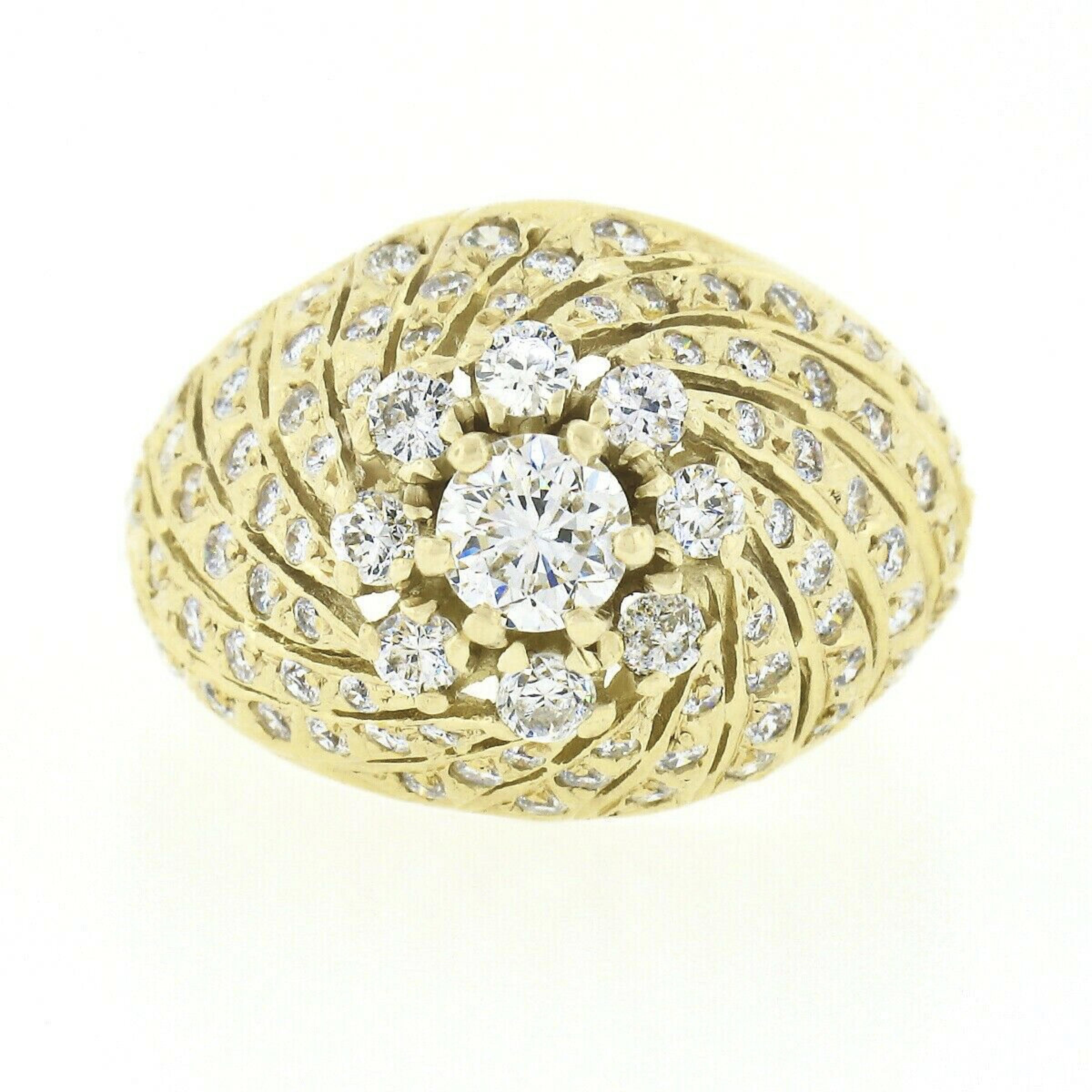 18 Karat Gold 1,93 Karat runder Diamant Cluster Top High Swirl gewölbter Cocktail-Ring, Vintage im Zustand „Gut“ im Angebot in Montclair, NJ