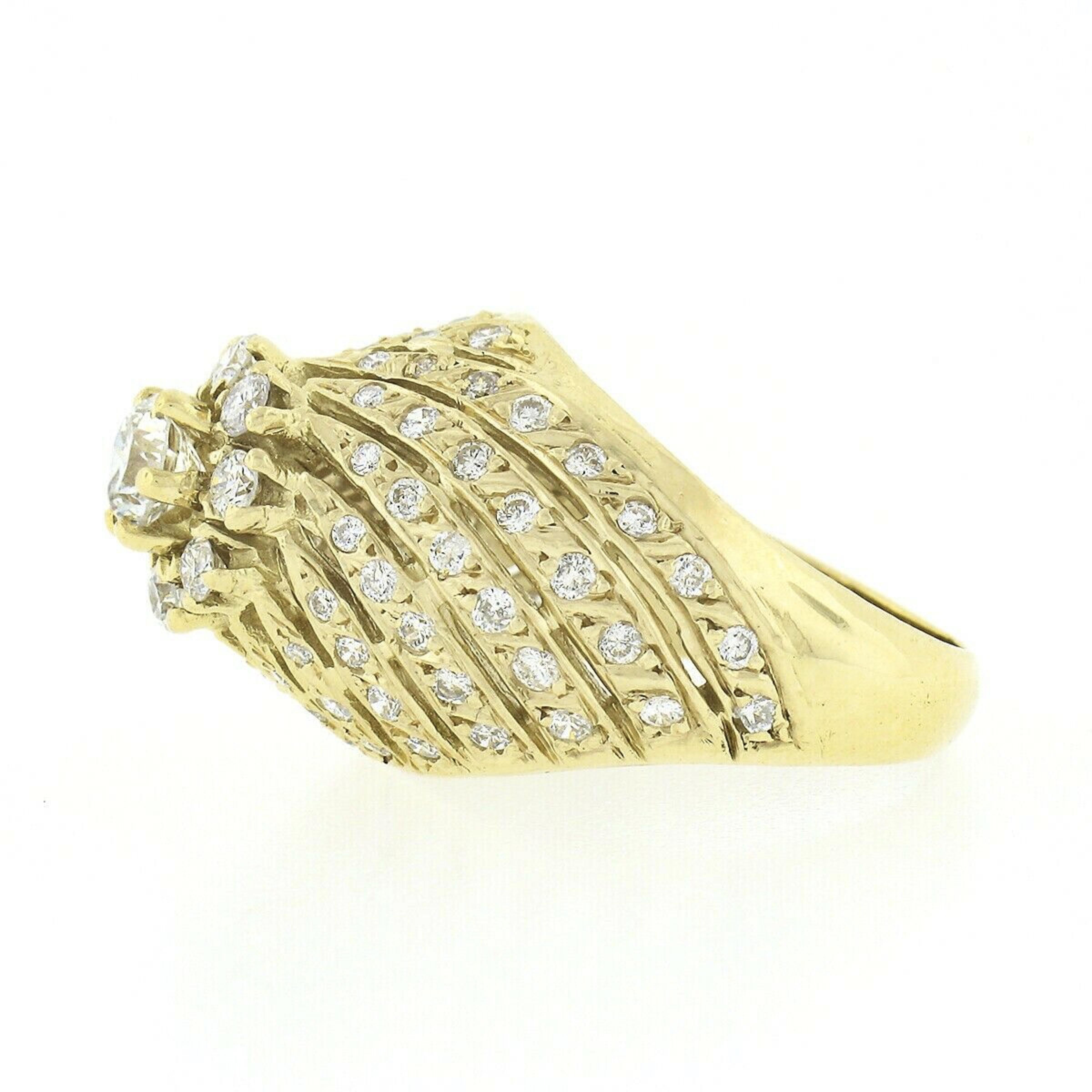 18 Karat Gold 1,93 Karat runder Diamant Cluster Top High Swirl gewölbter Cocktail-Ring, Vintage im Angebot 1