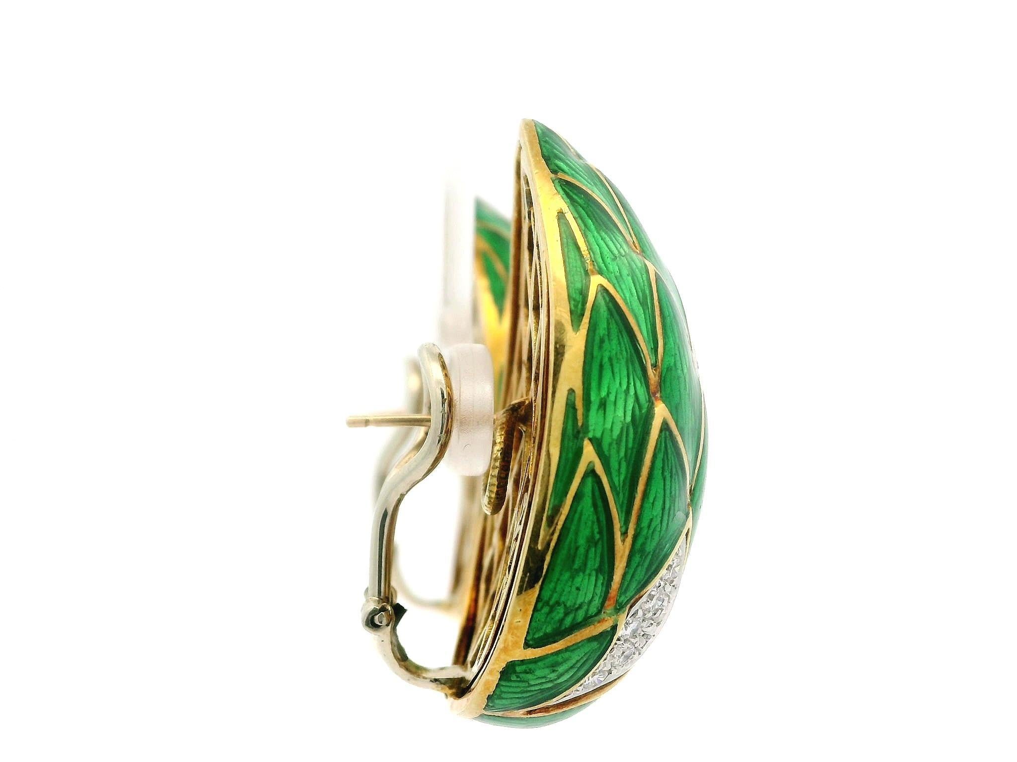 Orecchini d'epoca in oro 18k con diamante da 1ctw e smalto verde a forma di uovo grande e strutturato in vendita 5