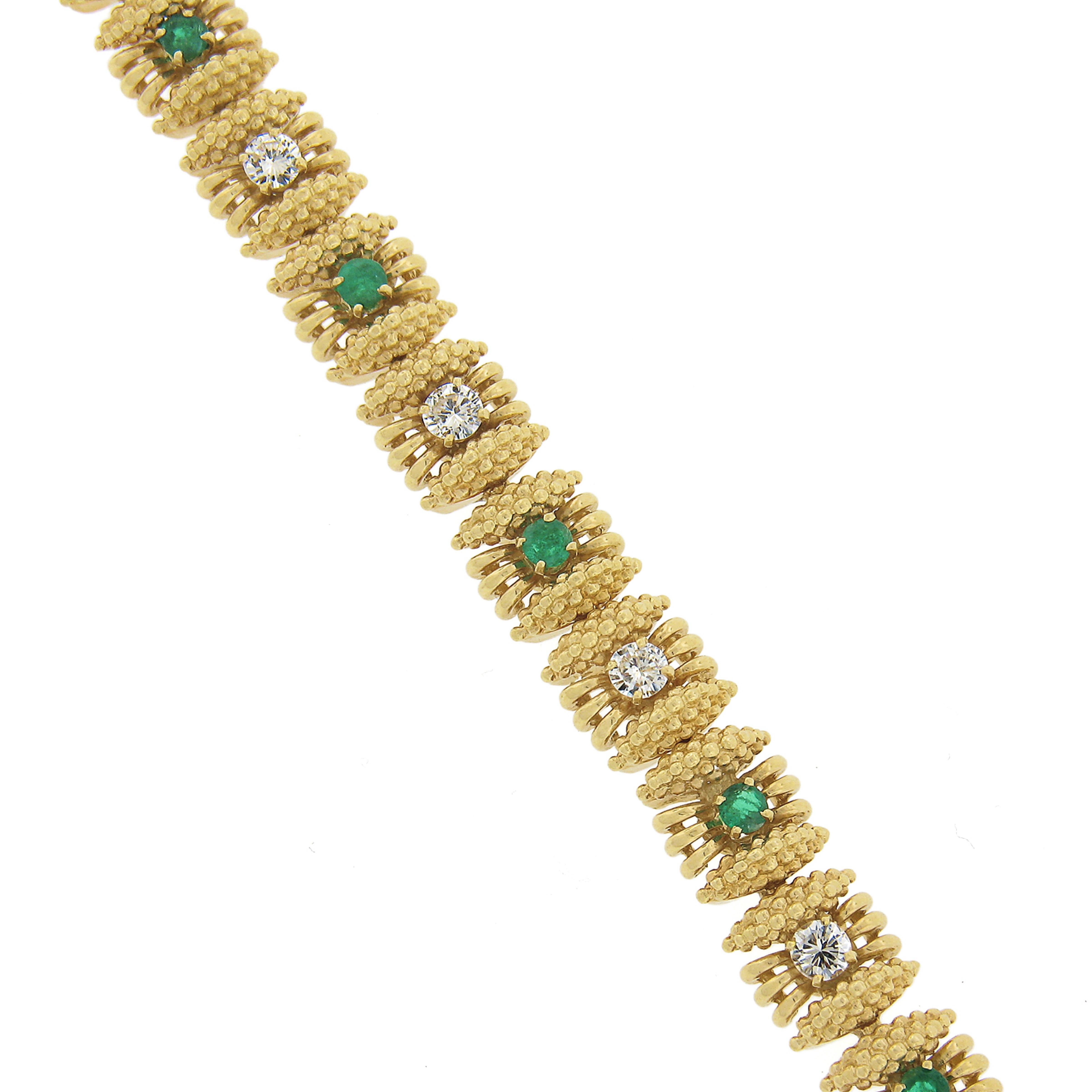 Women's Vintage 18k Gold 2.8ctw Diamond & Emerald Textured Detailed Work Line Bracelet For Sale