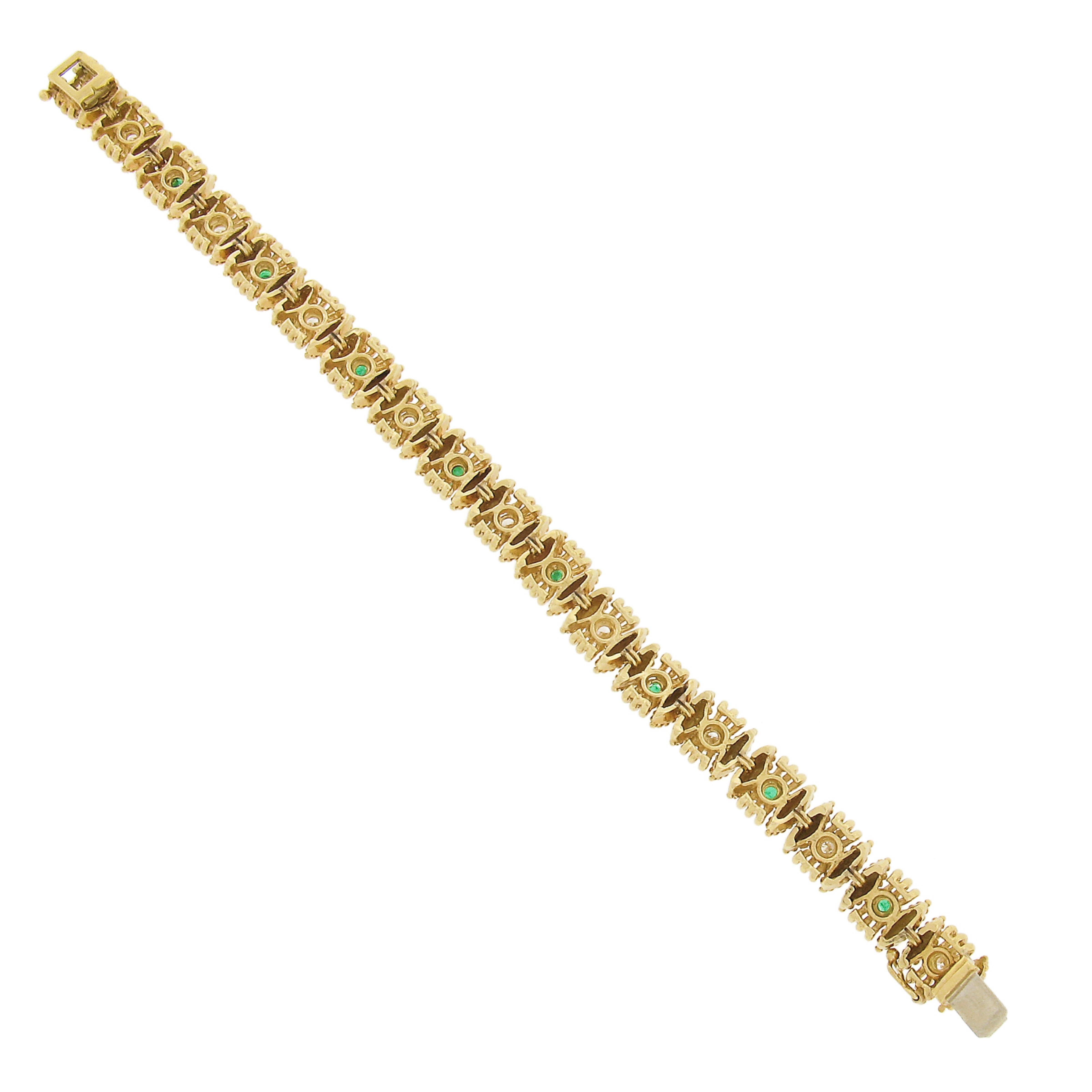 Vintage 18k Gold 2.8ctw Diamond & Emerald Textured Detailed Work Line Bracelet For Sale 1